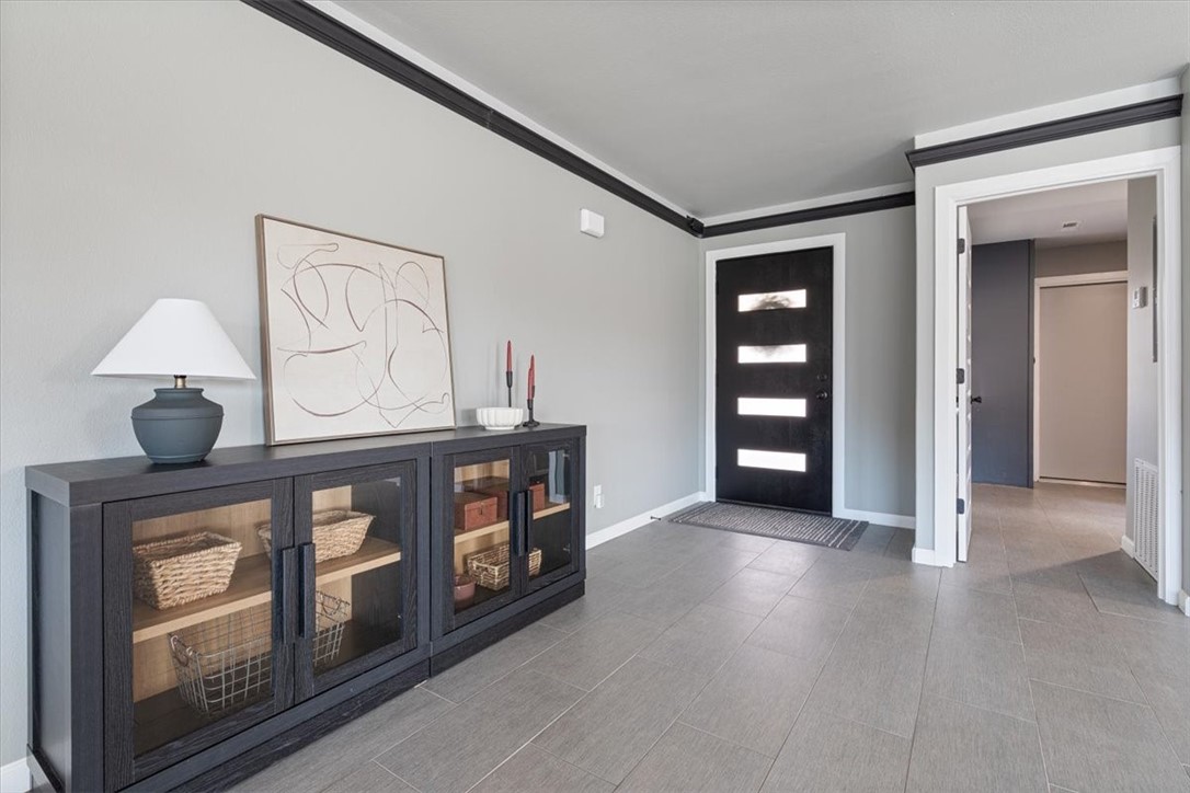 23513 Lakeview Terrace