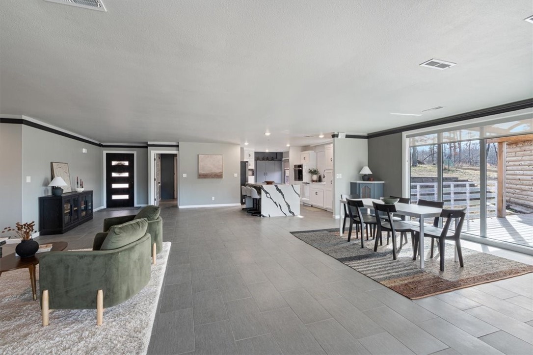 23513 Lakeview Terrace