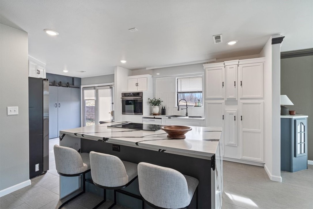 23513 Lakeview Terrace