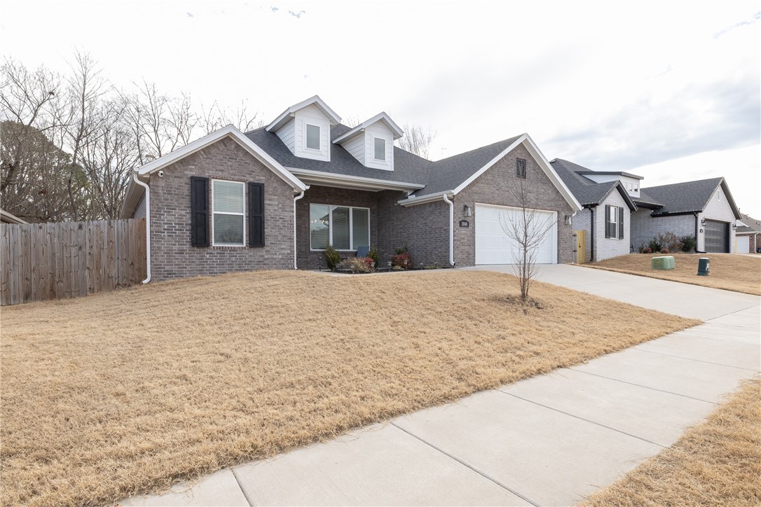 1048 S Xavier Bend