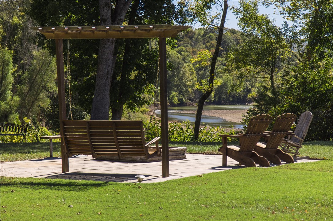 2207 Riverfront Lane