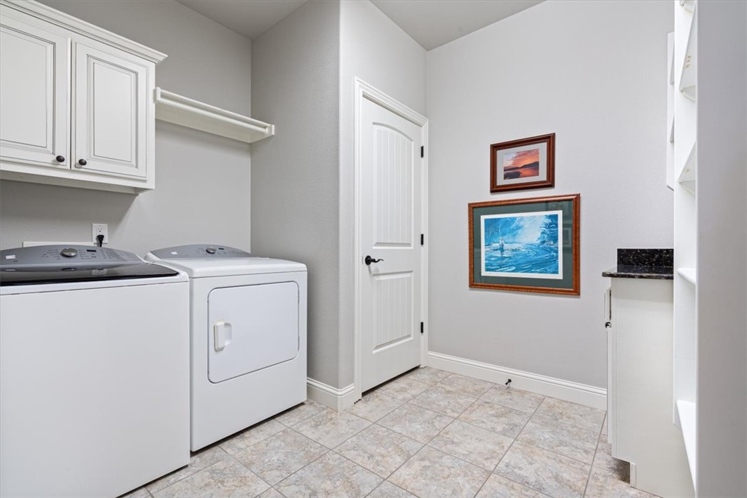 2402 SW Coues Cove