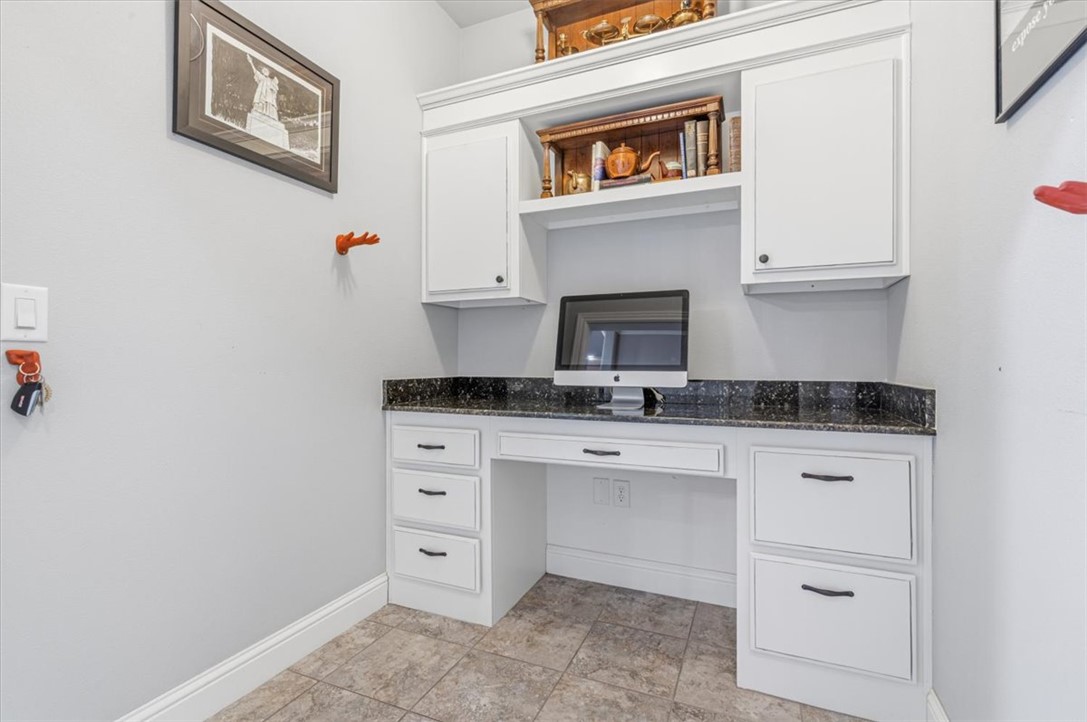 2402 SW Coues Cove