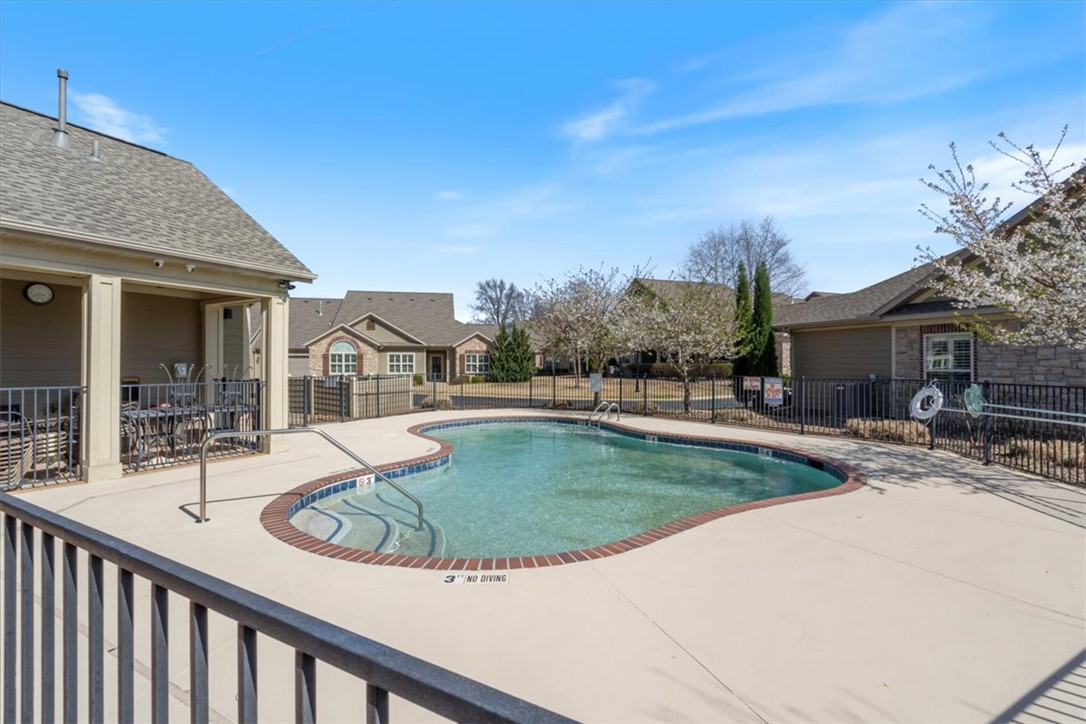 2402 SW Coues Cove