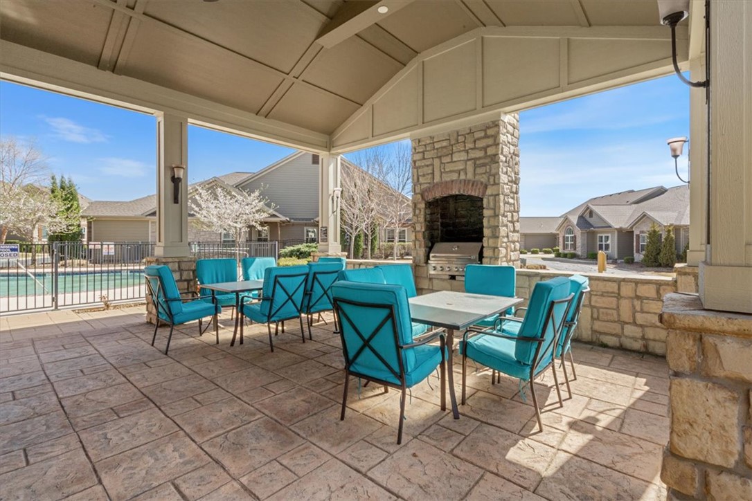 2402 SW Coues Cove