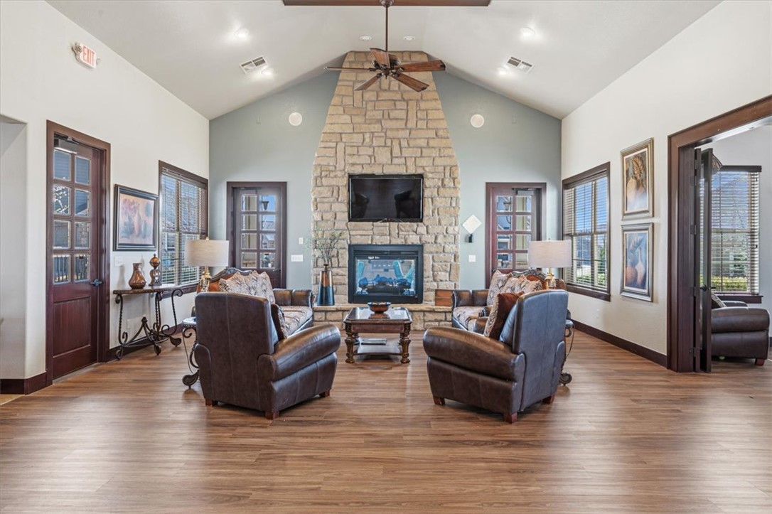 2402 SW Coues Cove