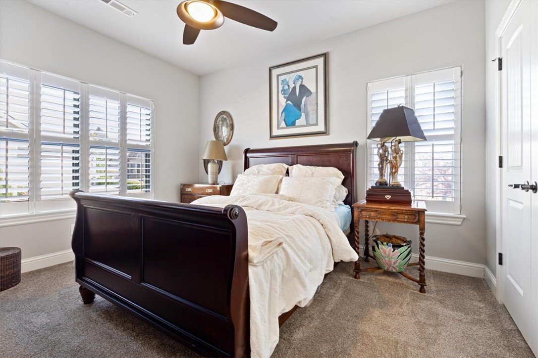 2402 SW Coues Cove
