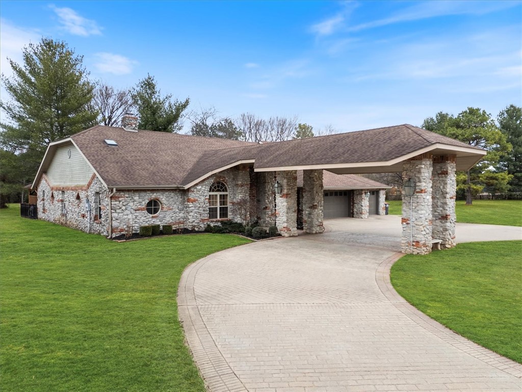 374 Riverlyn