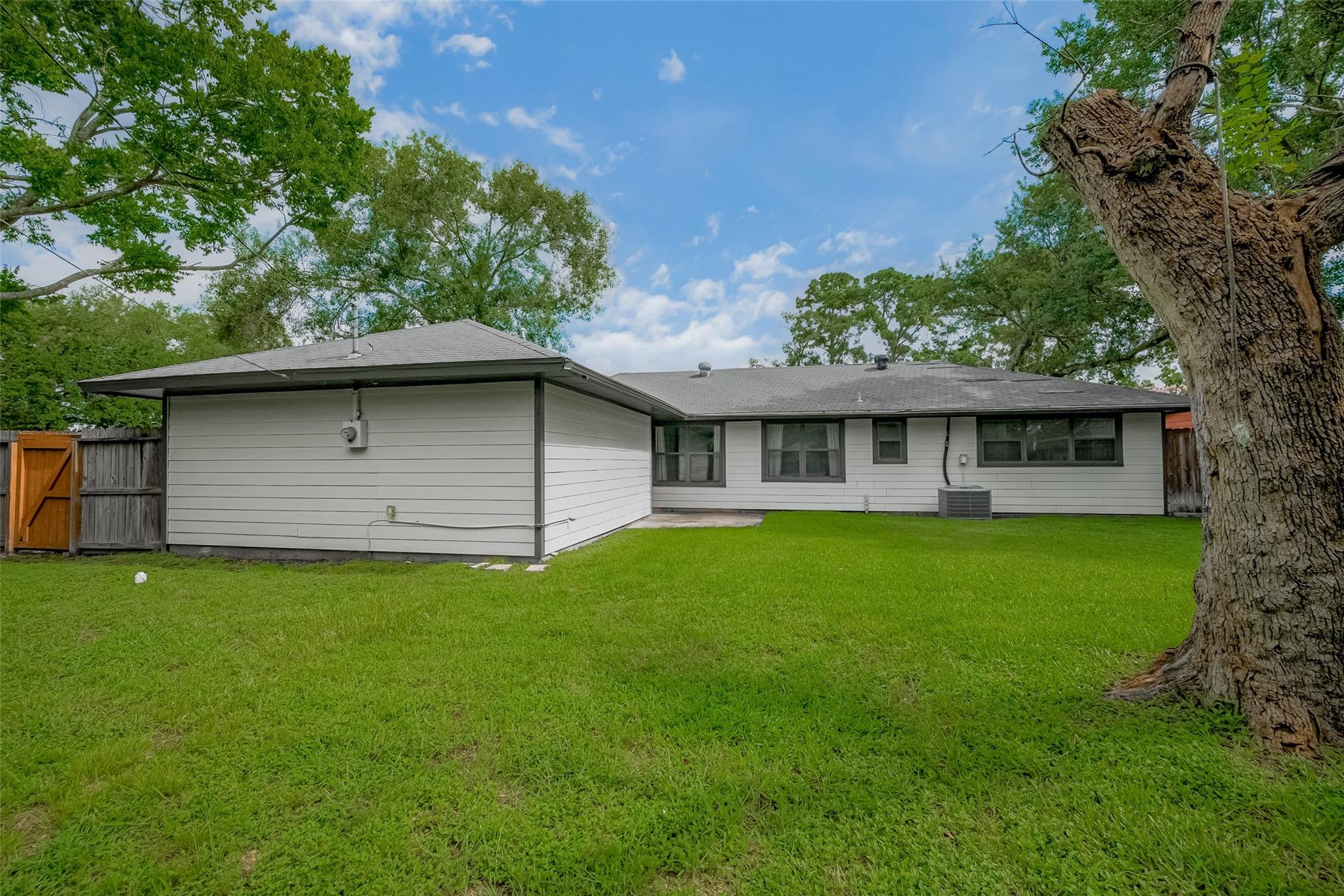 8057 Ridgeview Drive