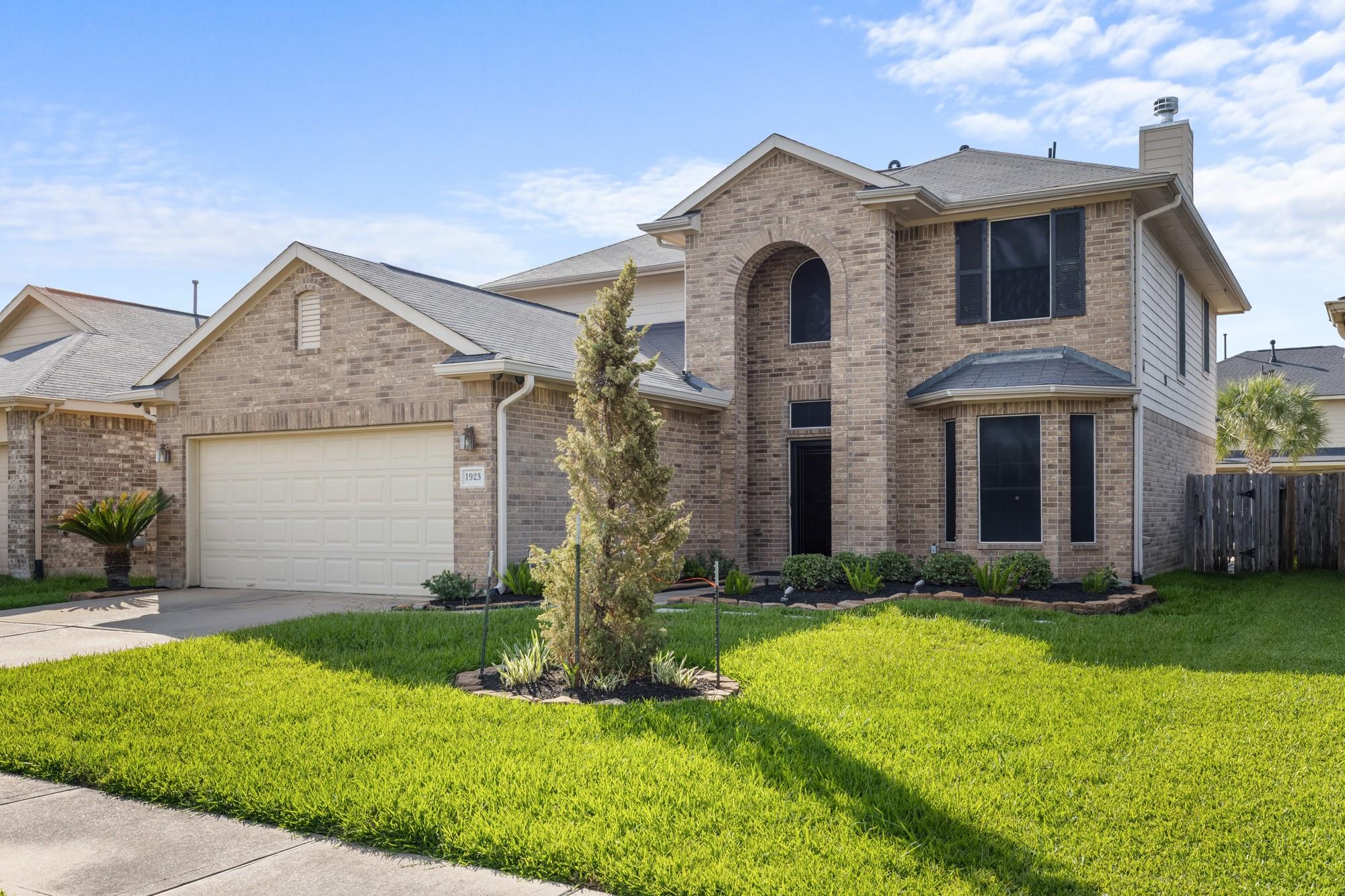 1923 Vale Haven Drive