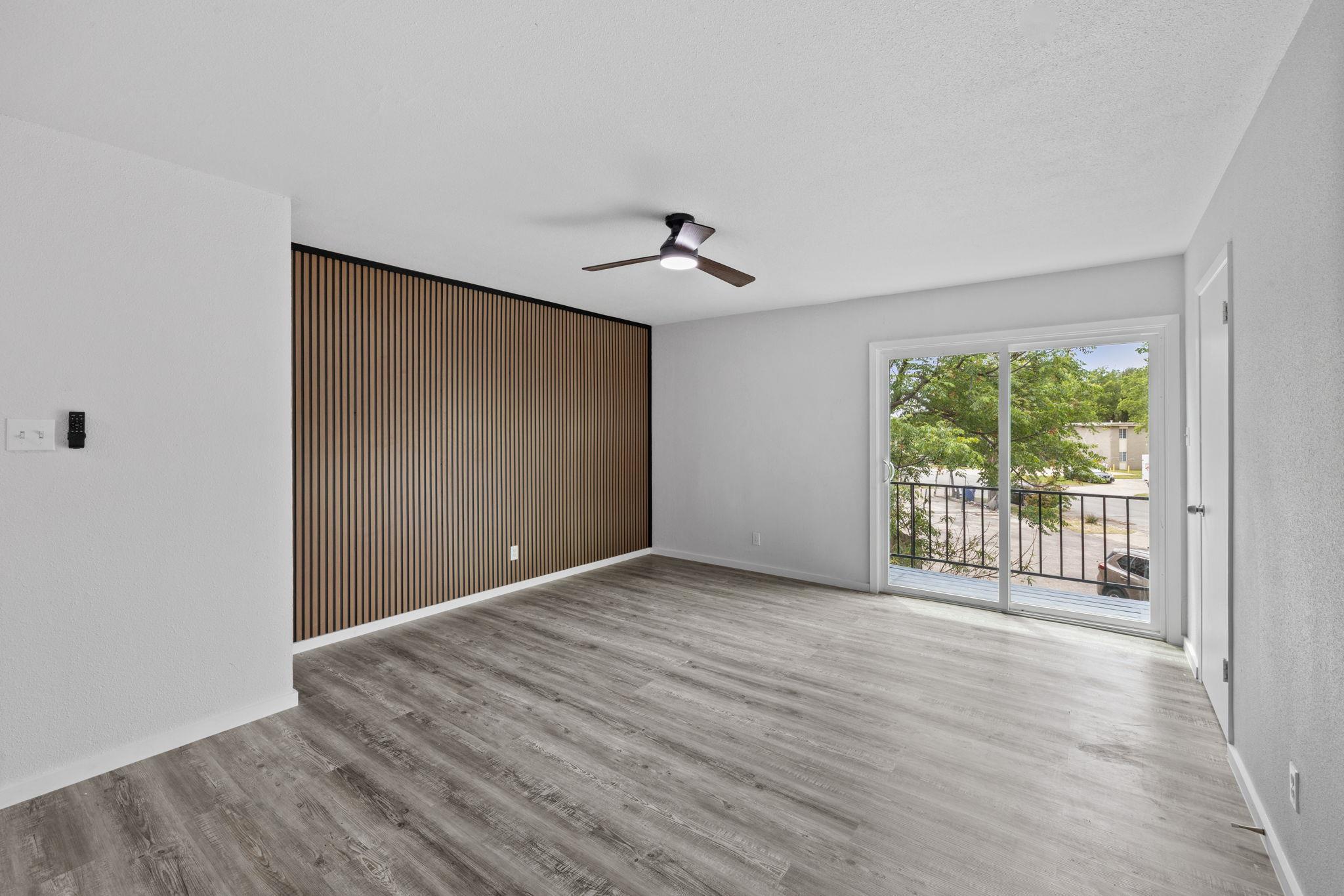 301 E Croslin ST