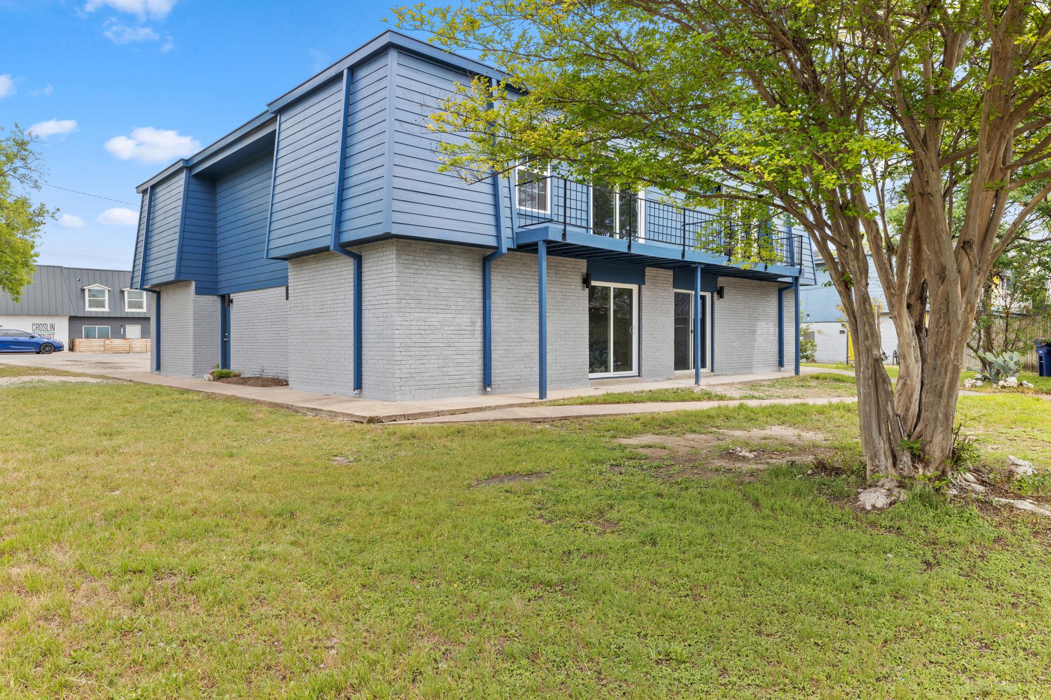 301 E Croslin ST