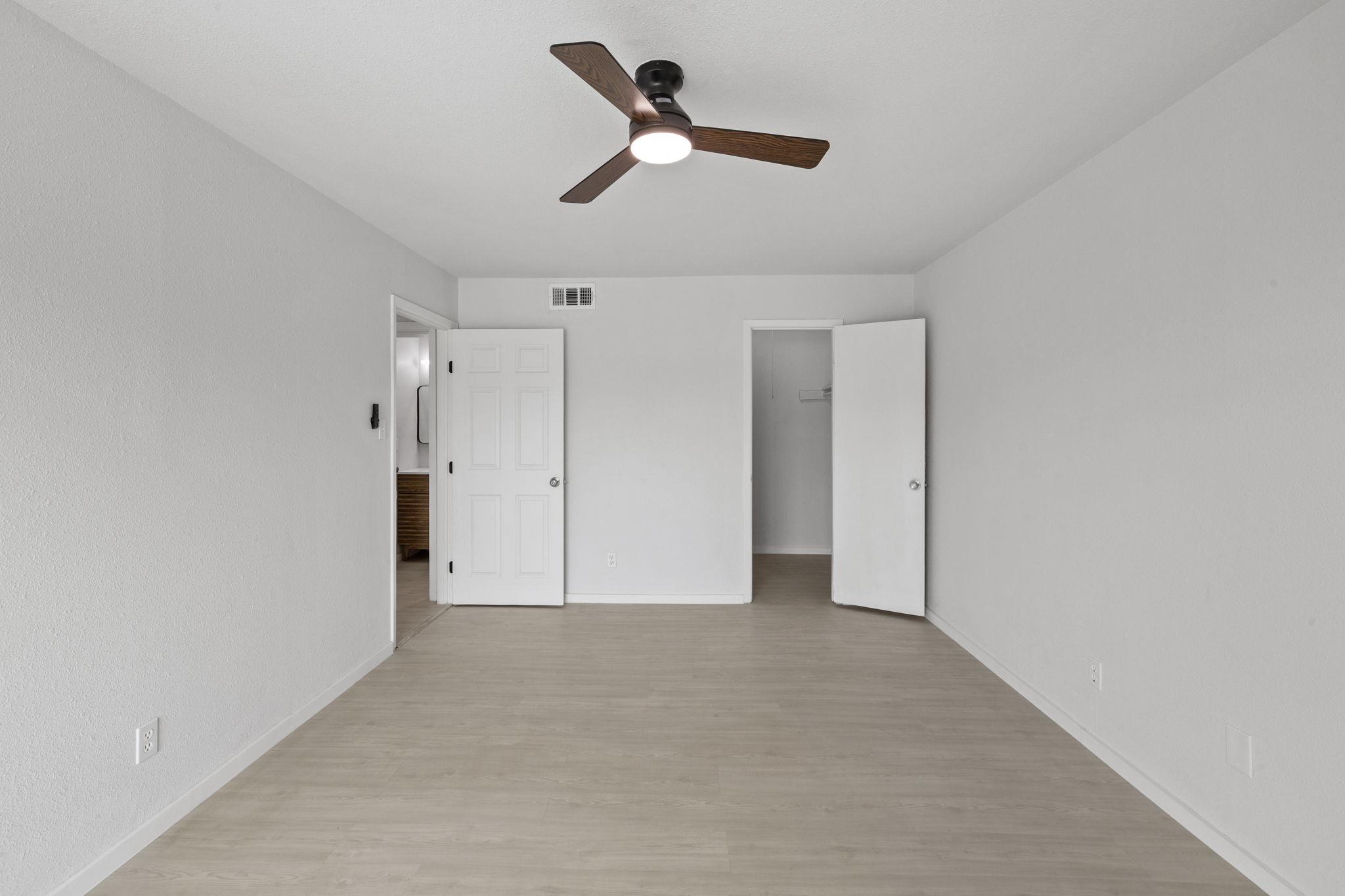 301 E Croslin ST