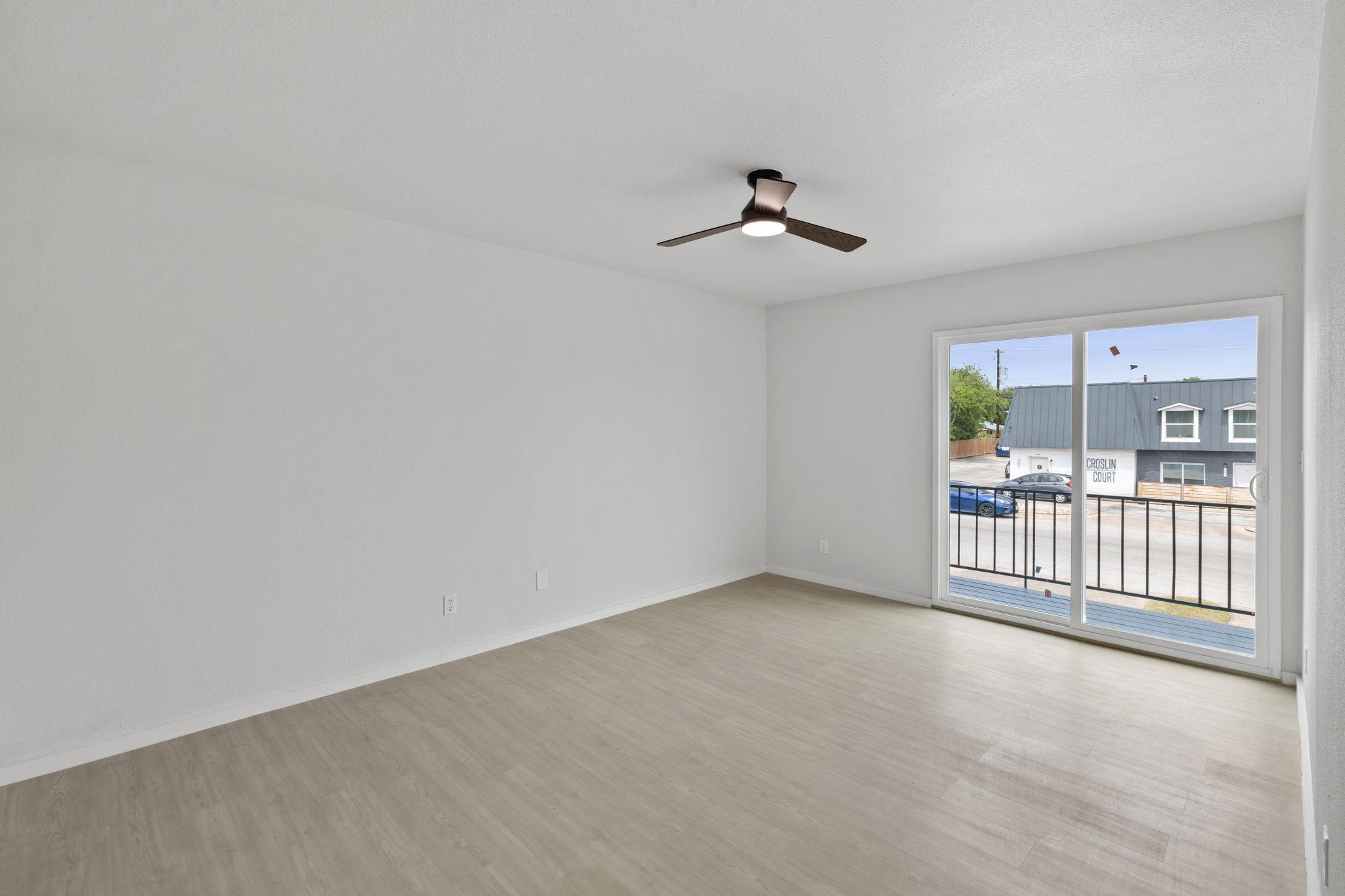 301 E Croslin ST