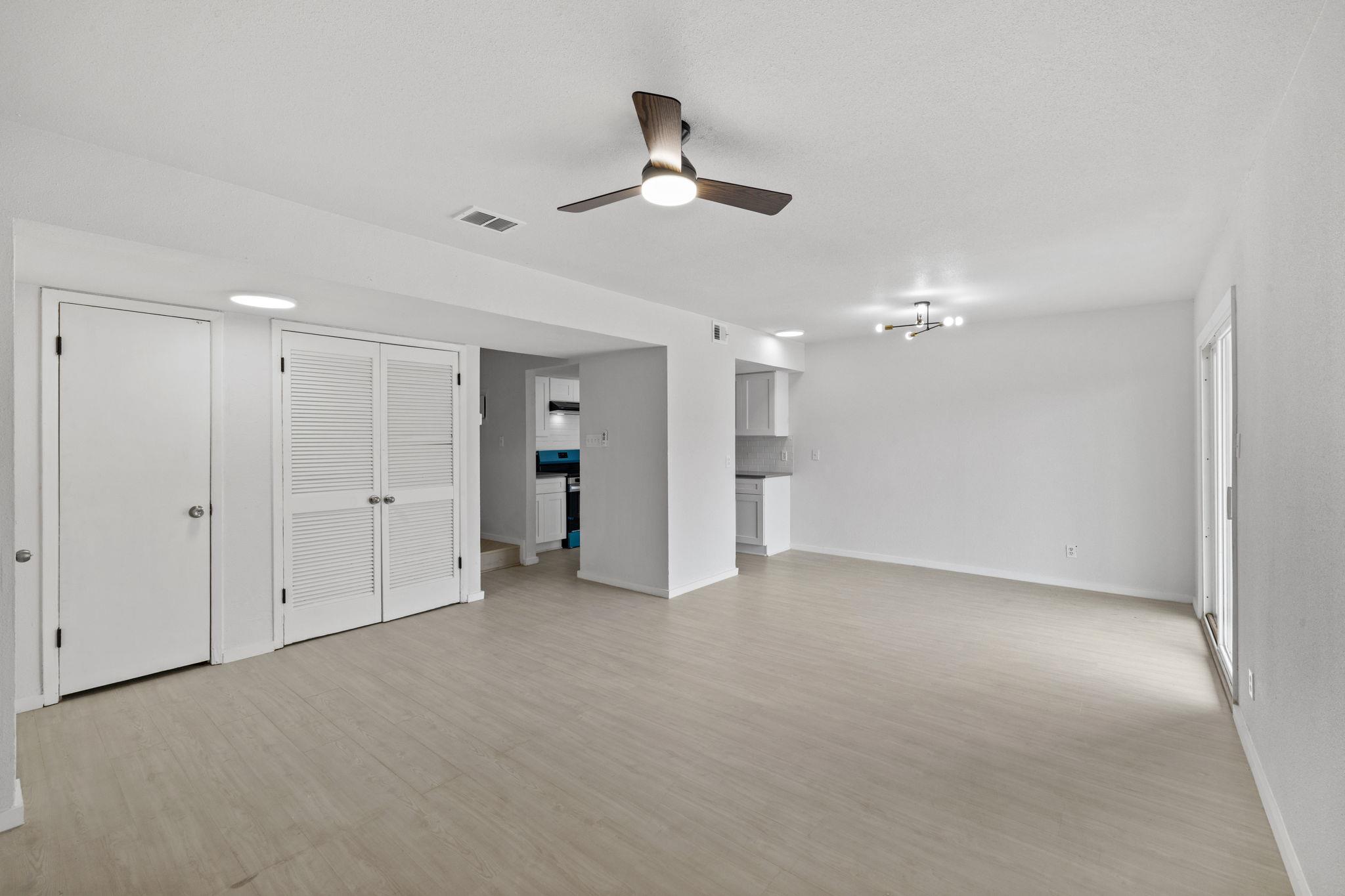 301 E Croslin ST