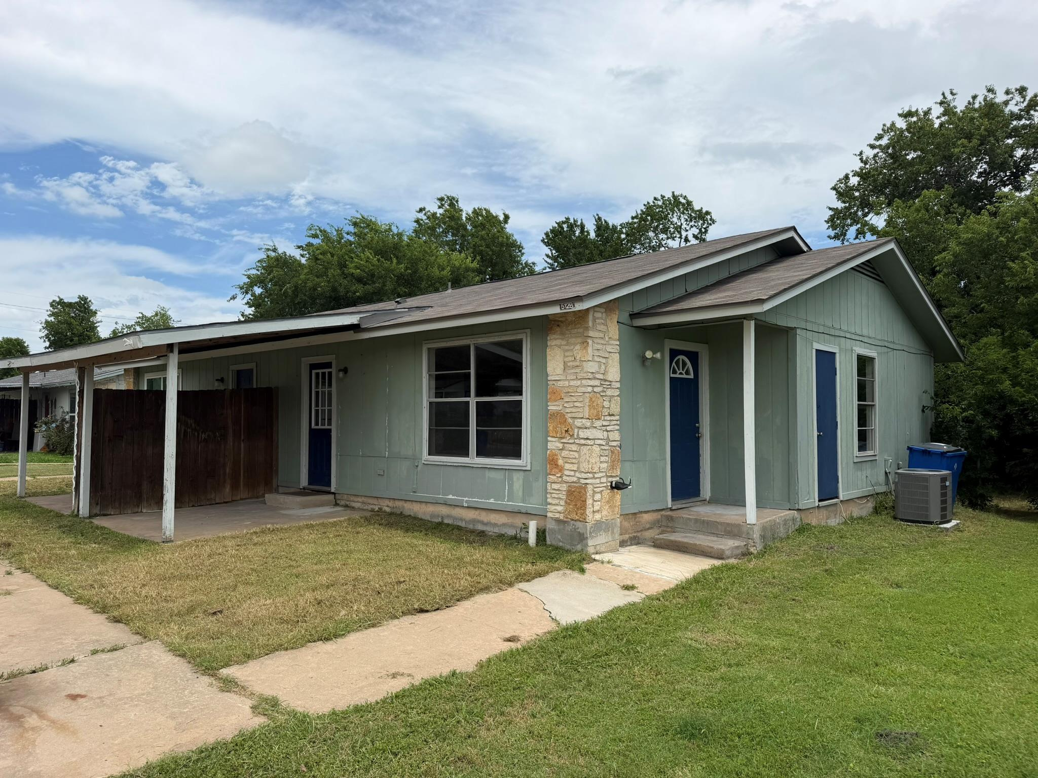 512 Lenora DR