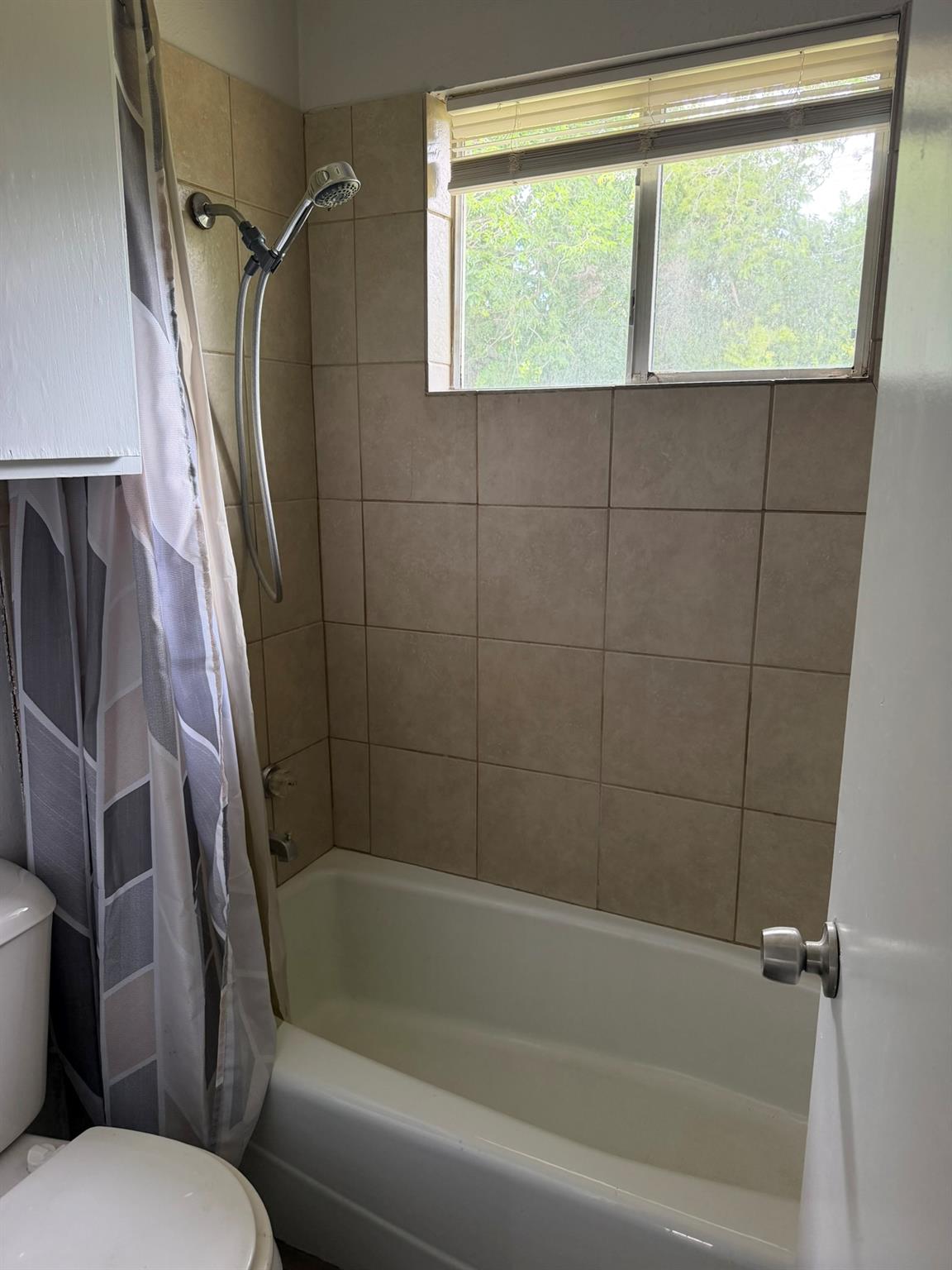 512 Lenora DR