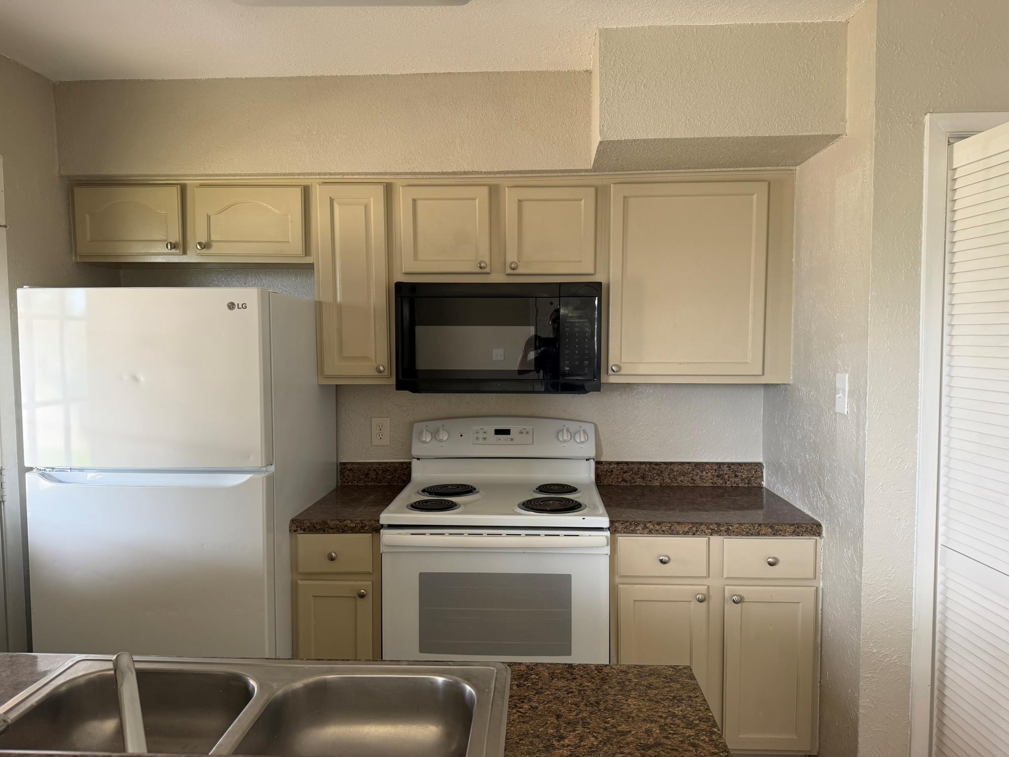 512 Lenora DR