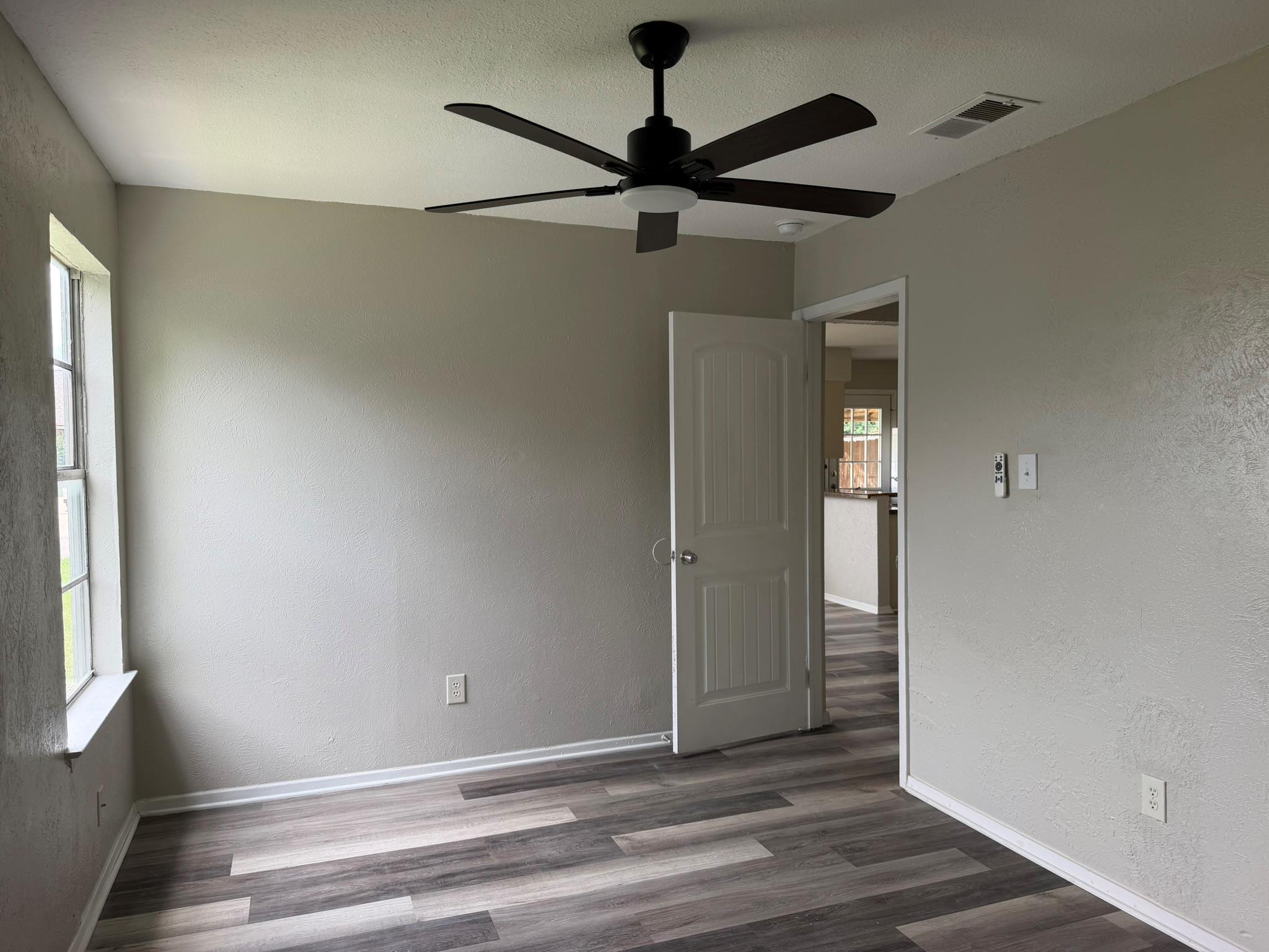 512 Lenora DR
