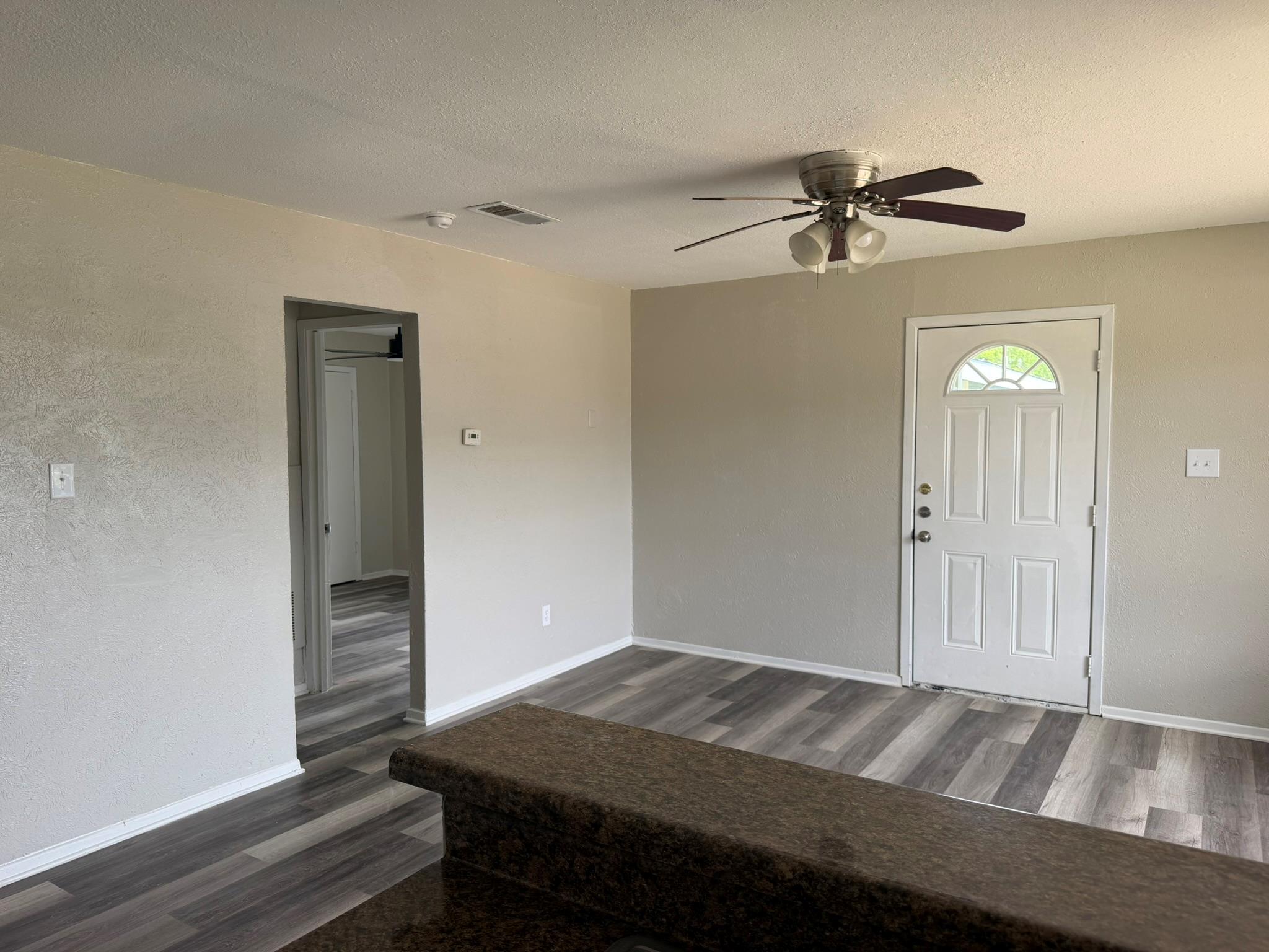 512 Lenora DR
