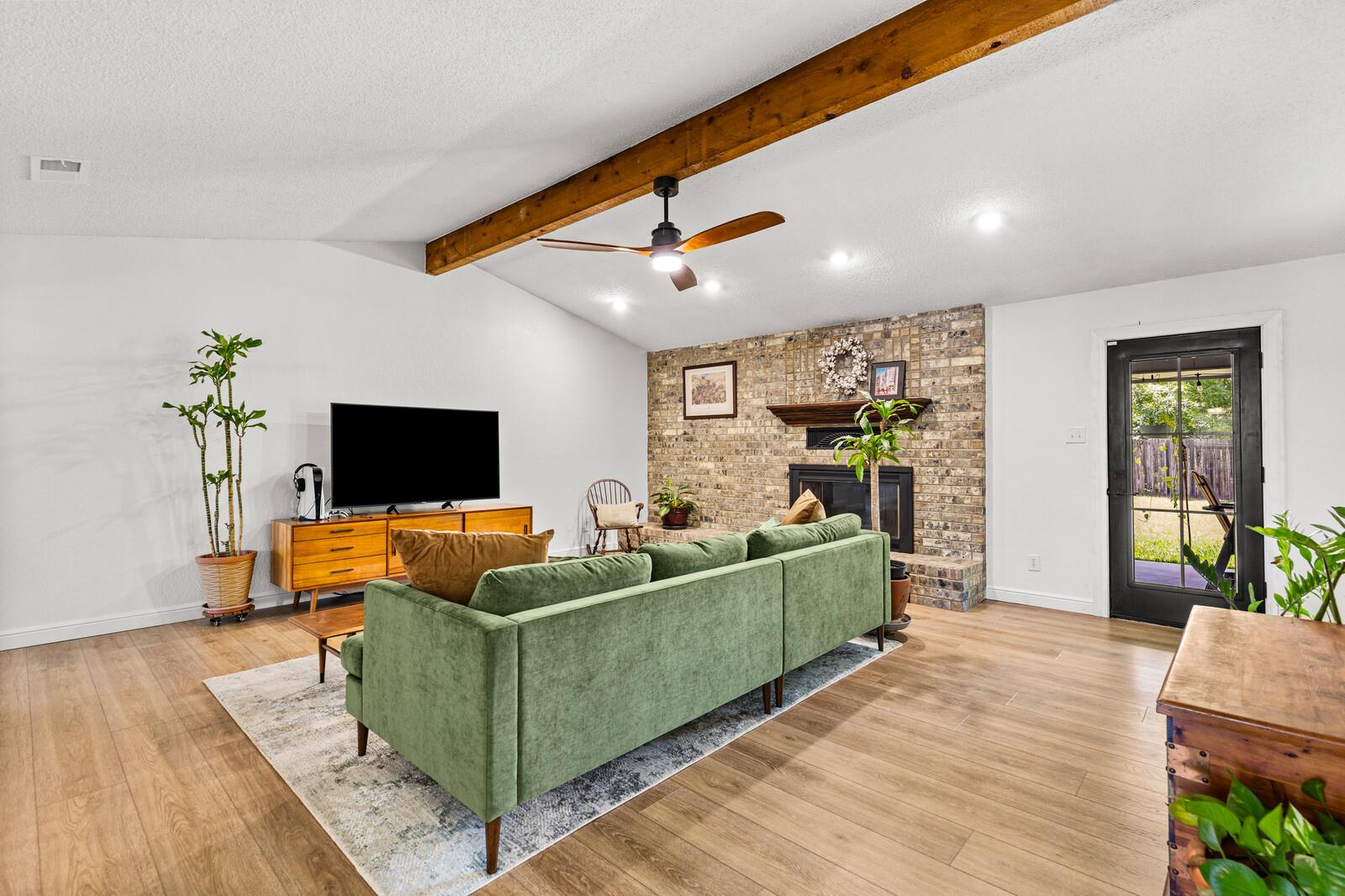 1706 Lynx CIR