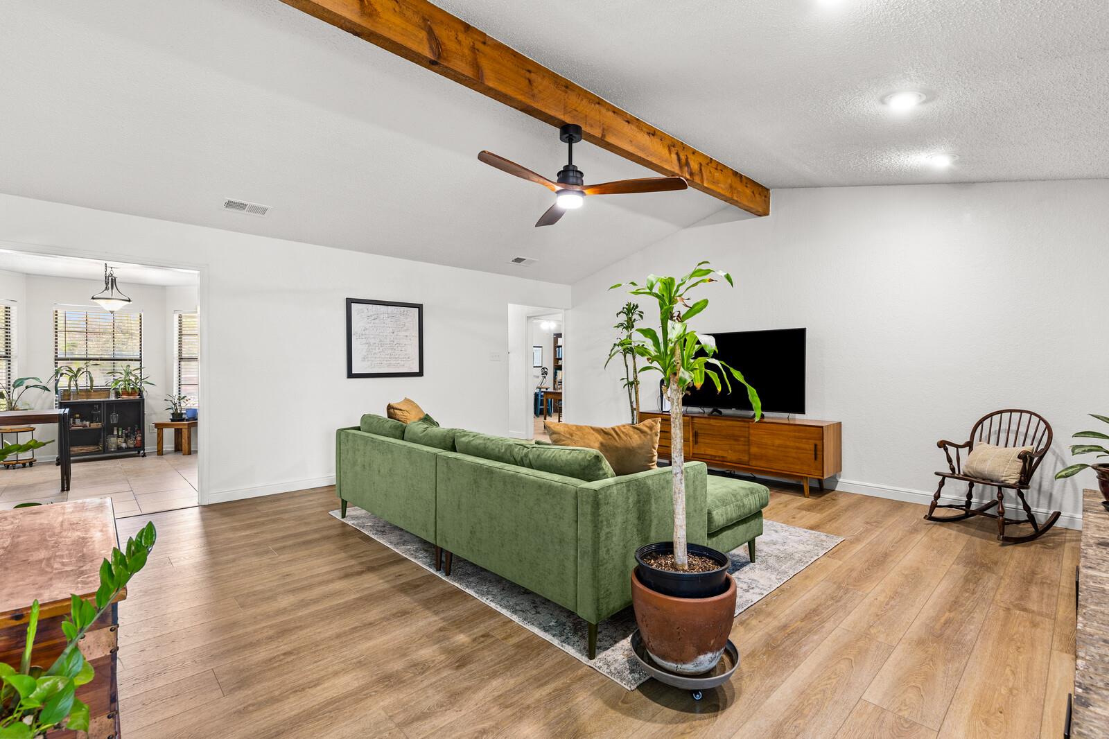 1706 Lynx CIR