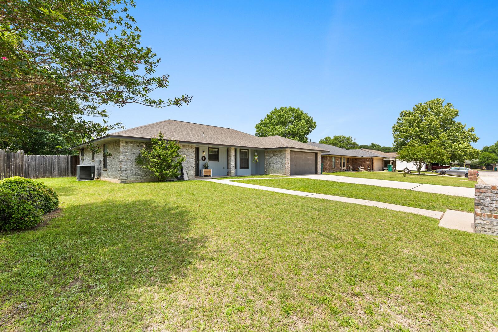 1706 Lynx CIR