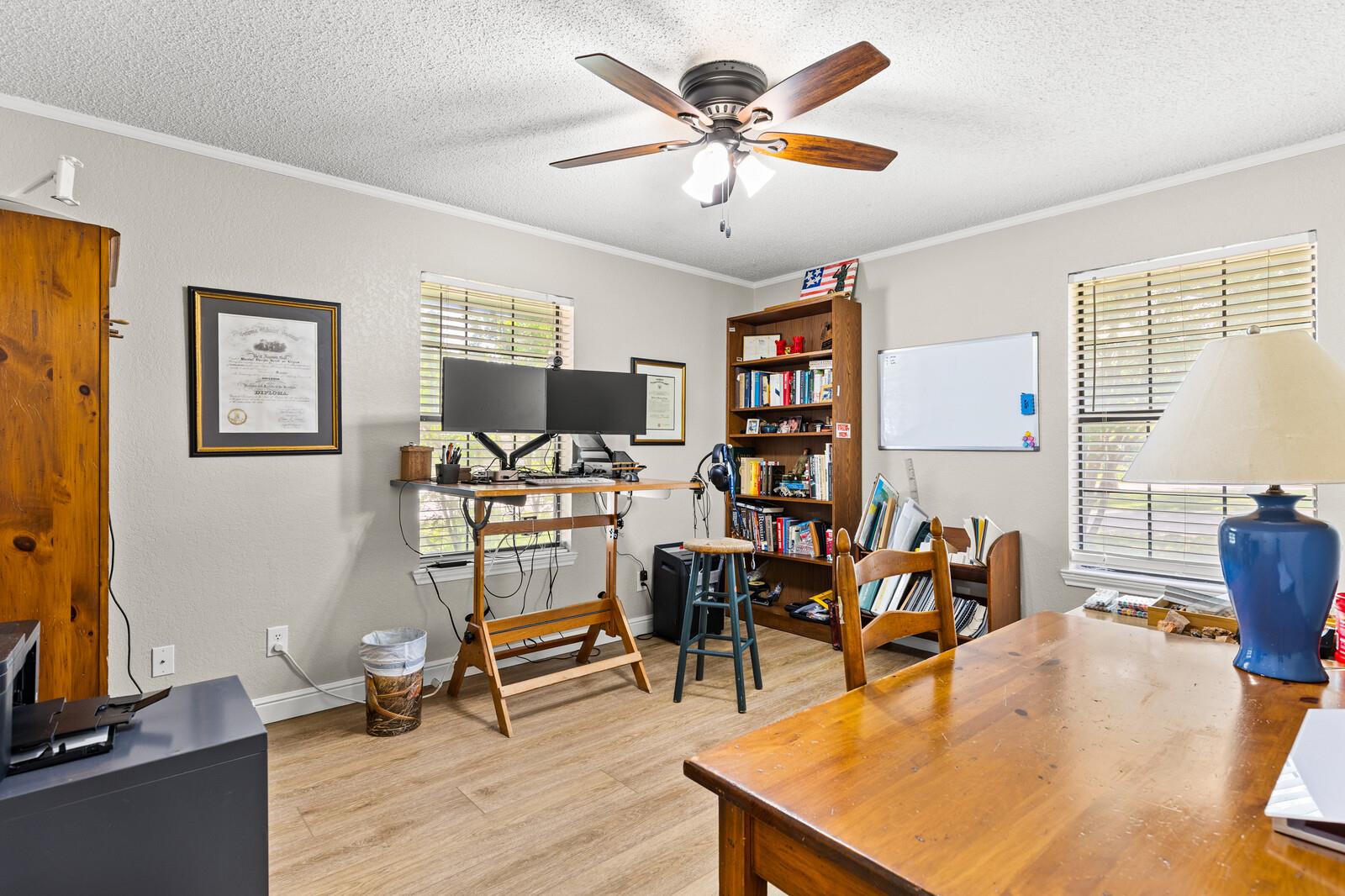 1706 Lynx CIR