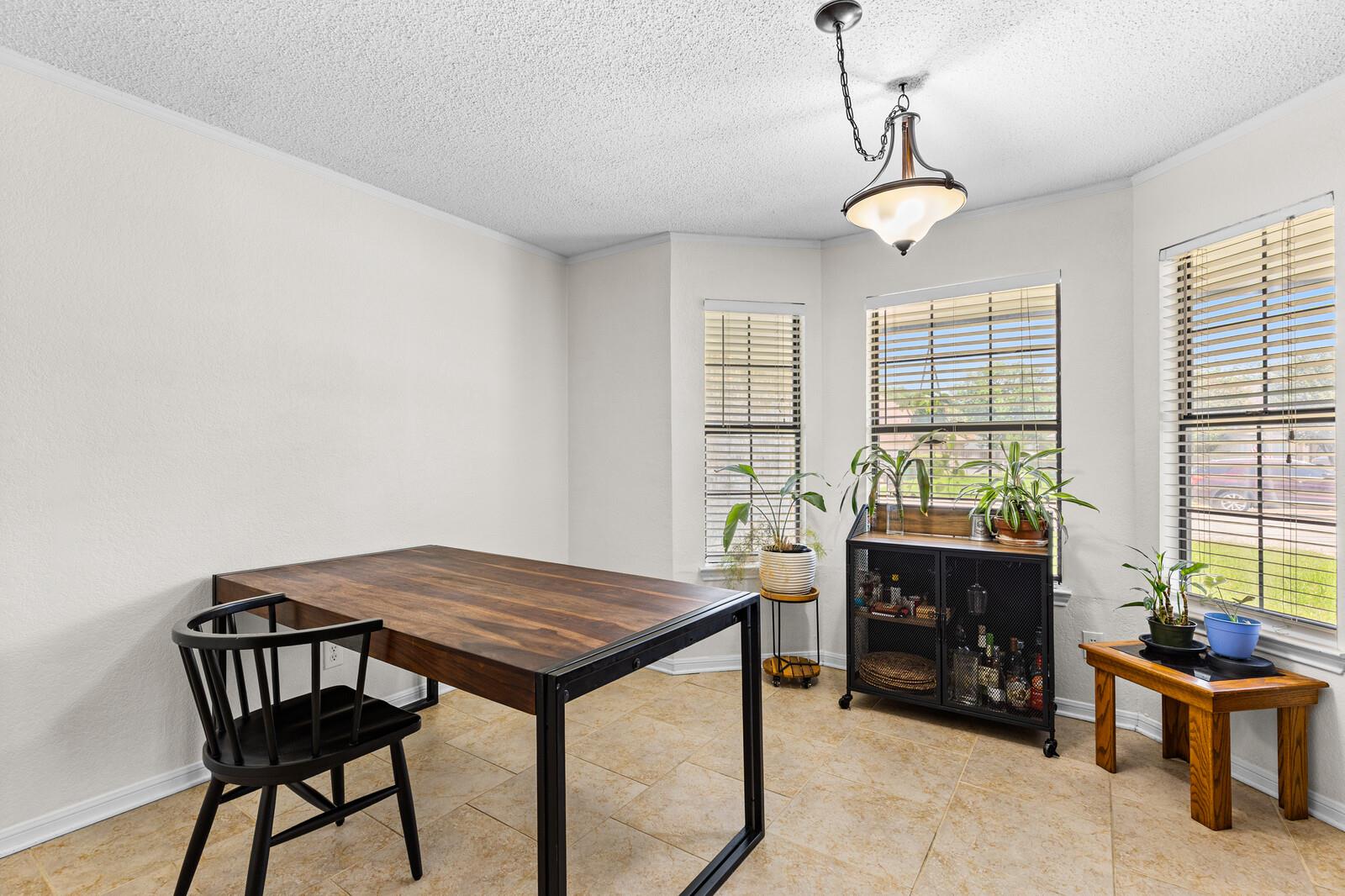 1706 Lynx CIR