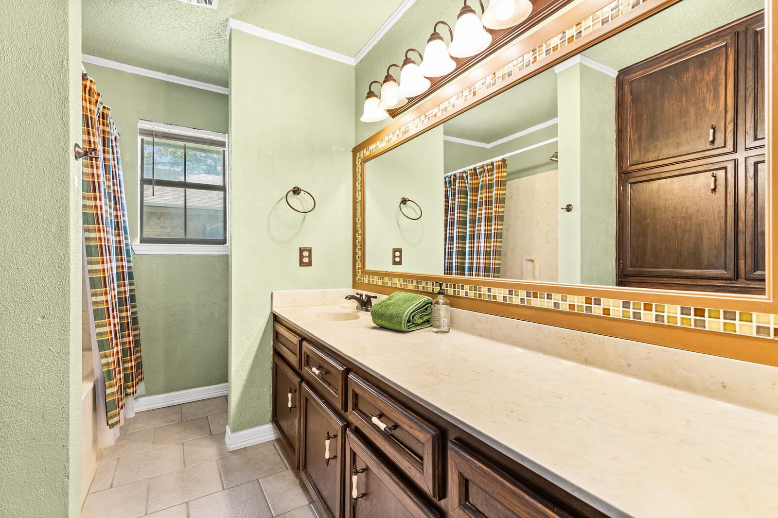 1706 Lynx CIR