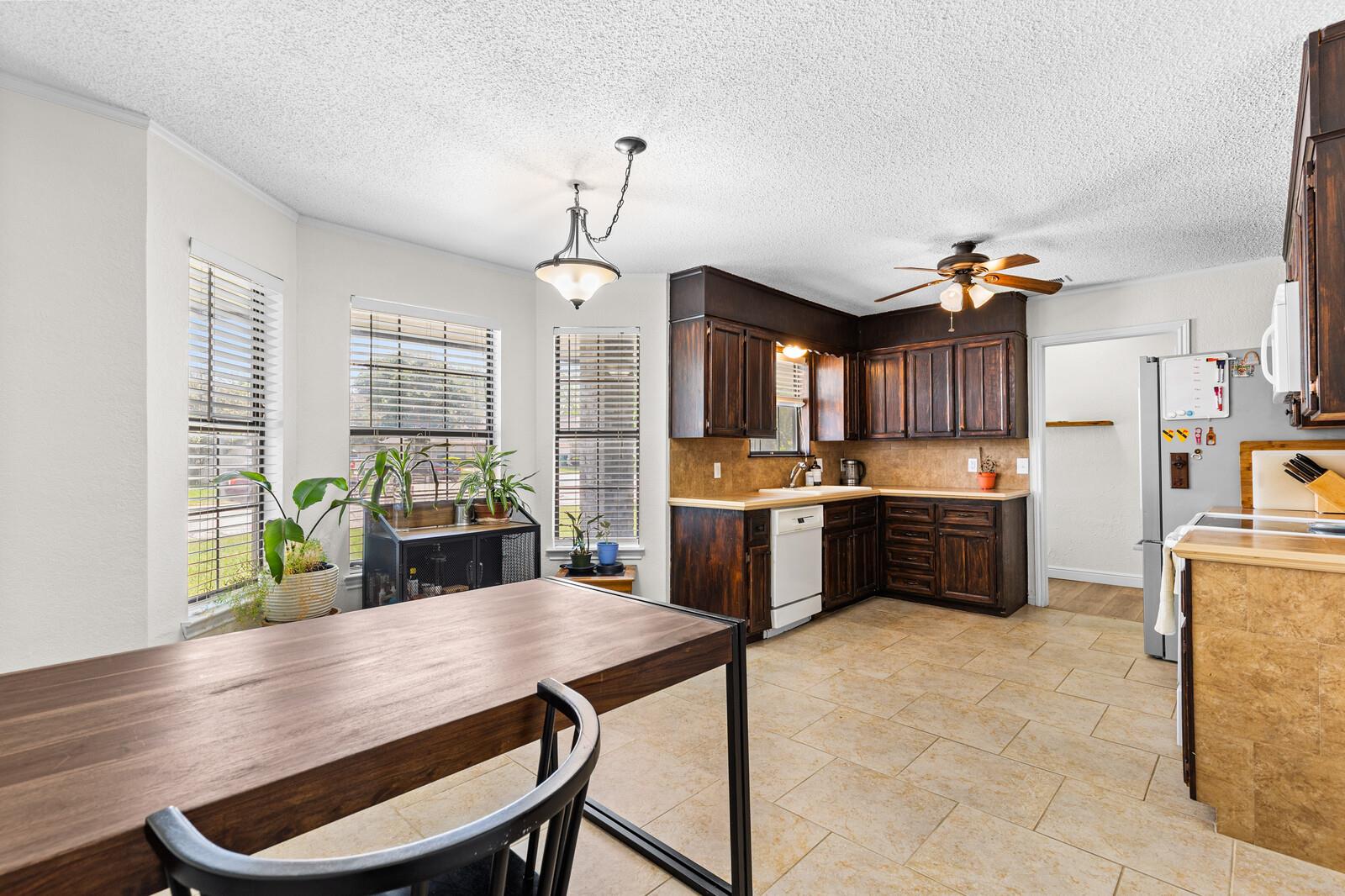 1706 Lynx CIR