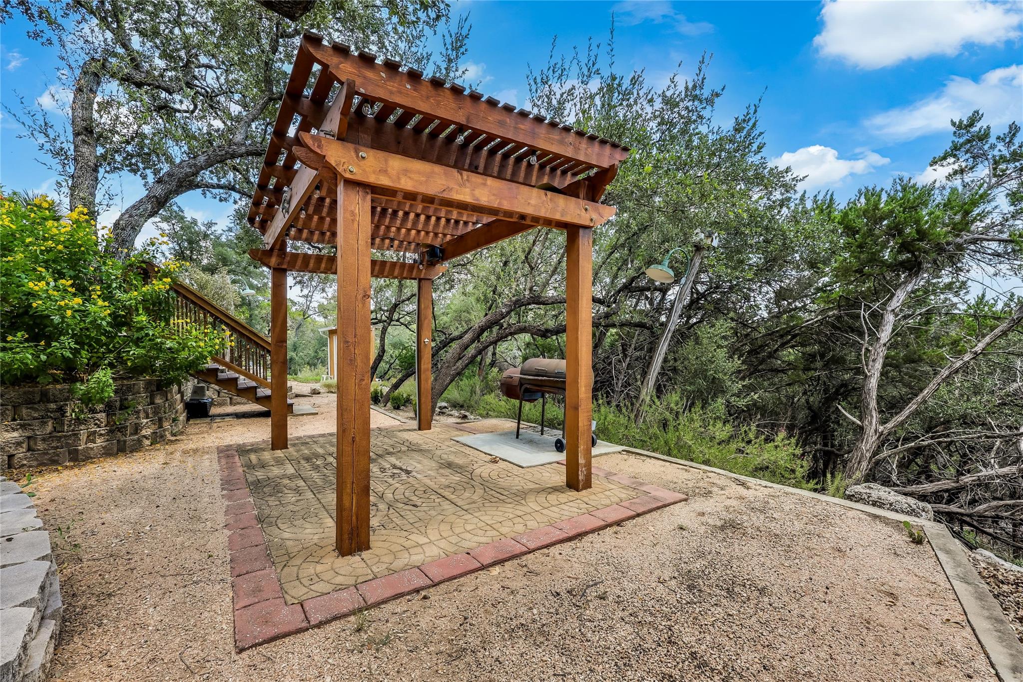 7312 White Oak DR