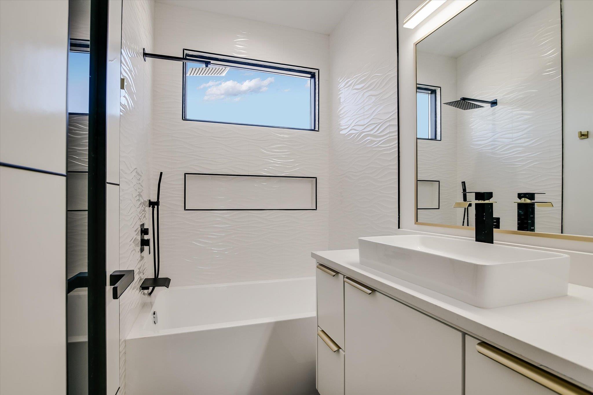 1901 W Saint Johns Ave