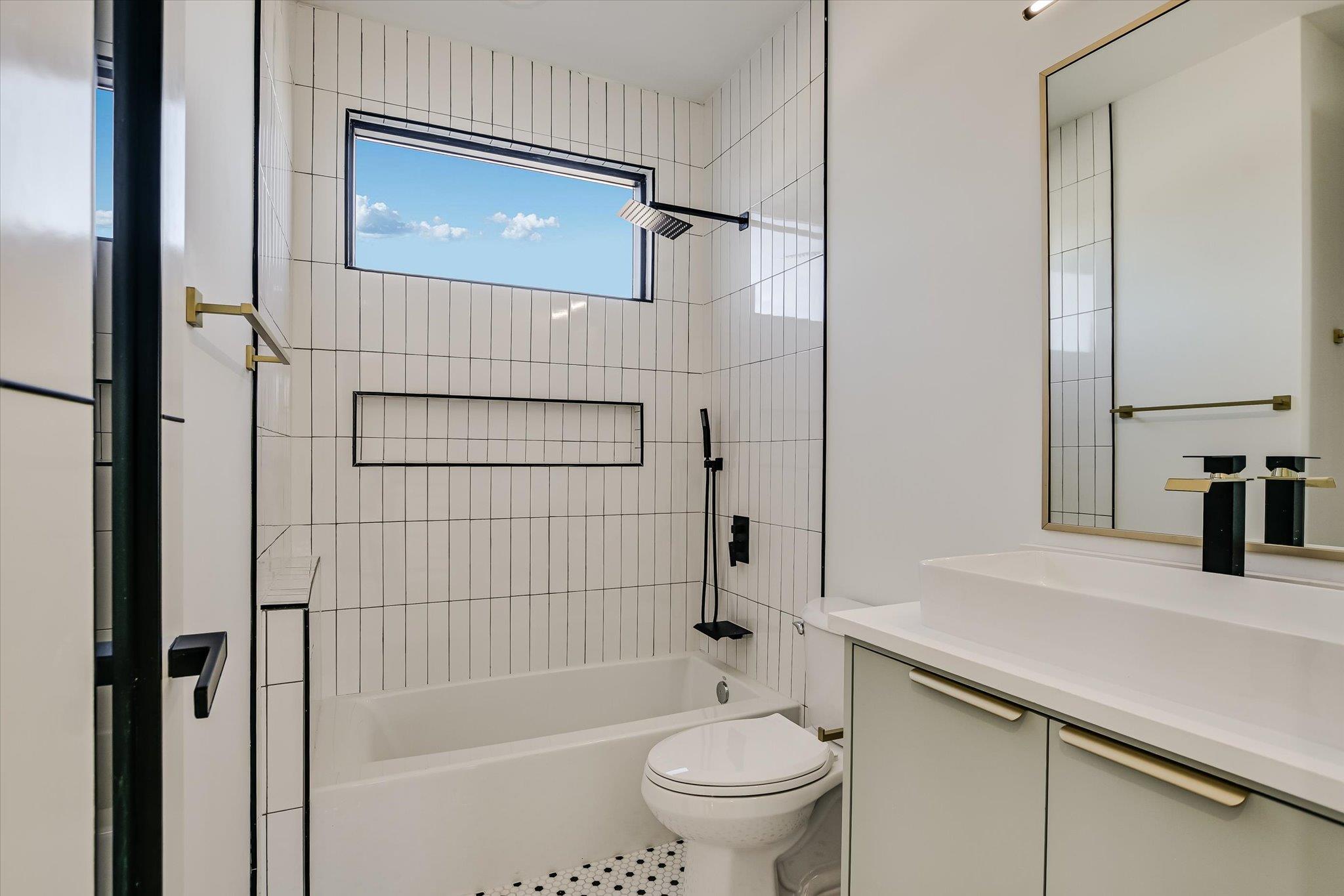 1901 W Saint Johns Ave