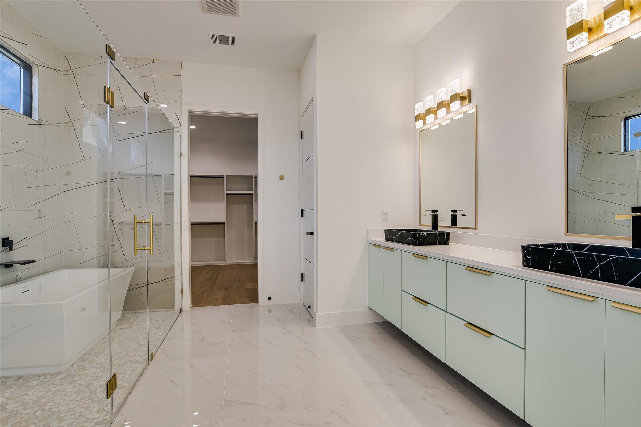 1901 W Saint Johns Ave