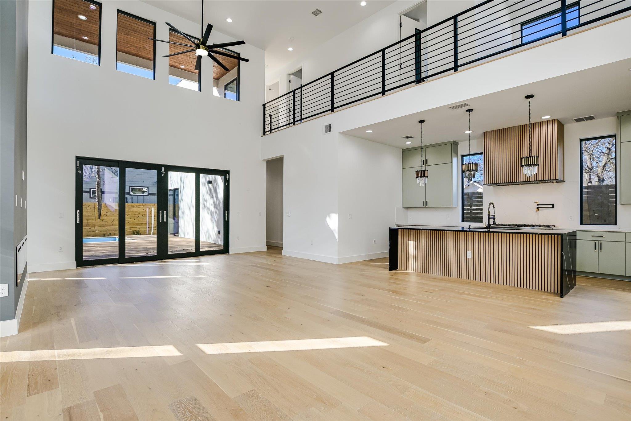 1901 W Saint Johns Ave