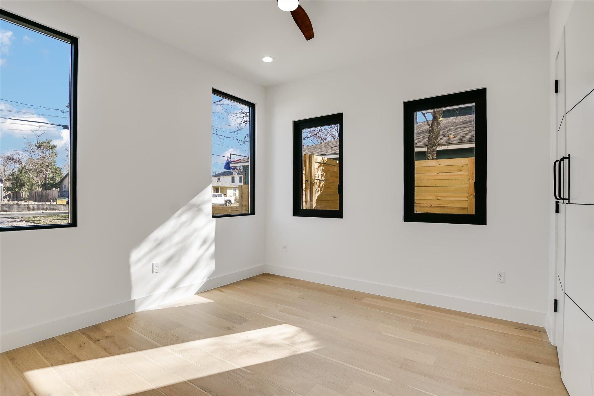 1901 W Saint Johns Ave