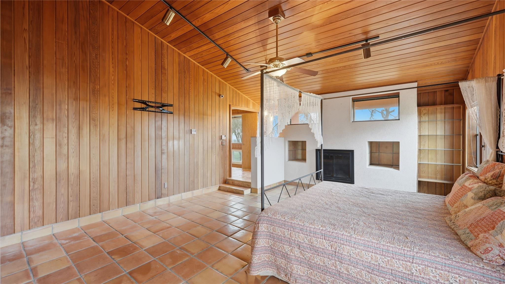 1211 Leissner School RD