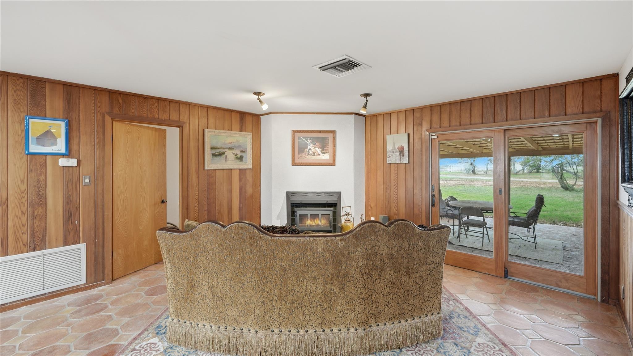 1211 Leissner School RD