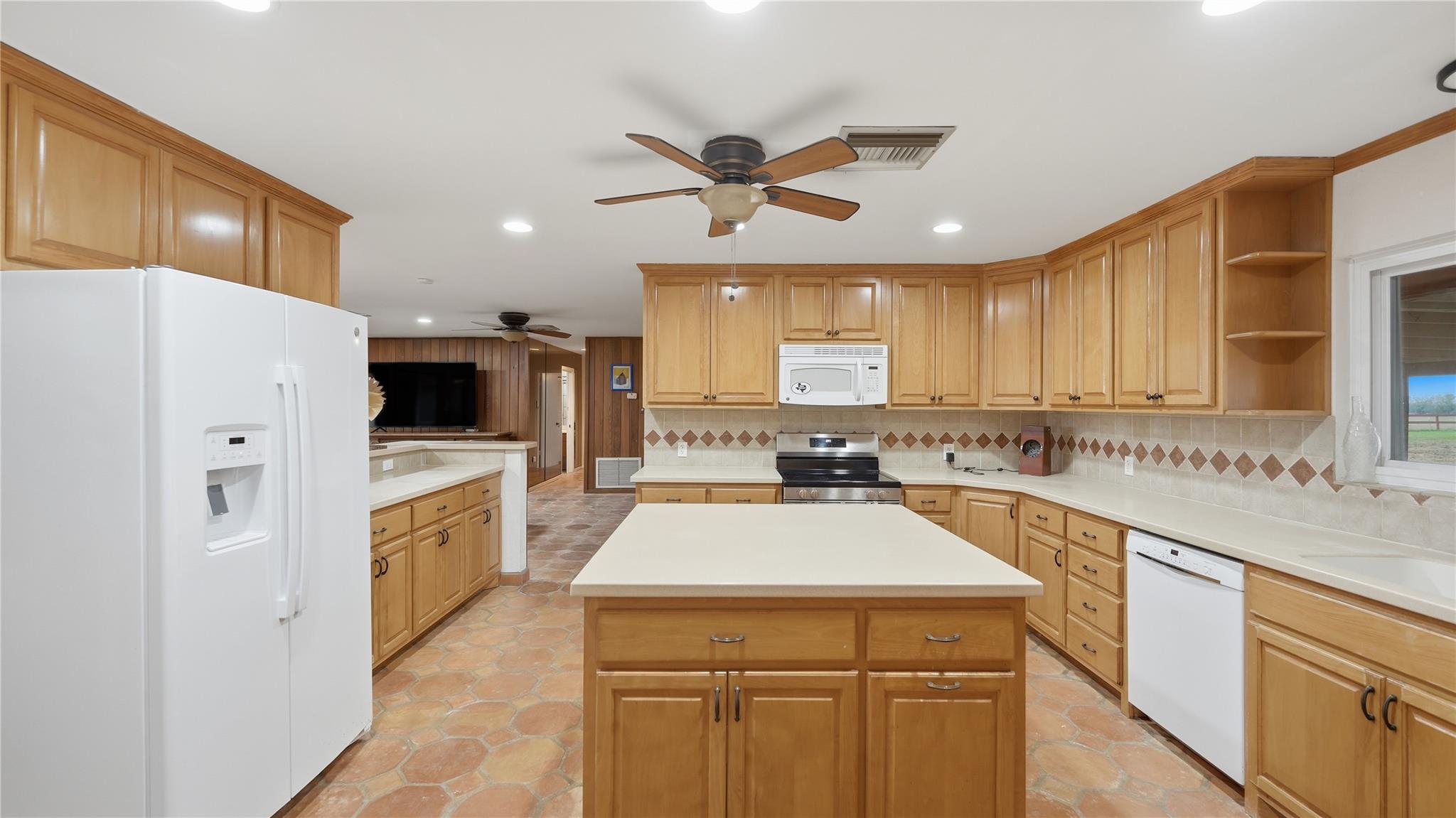 1211 Leissner School RD