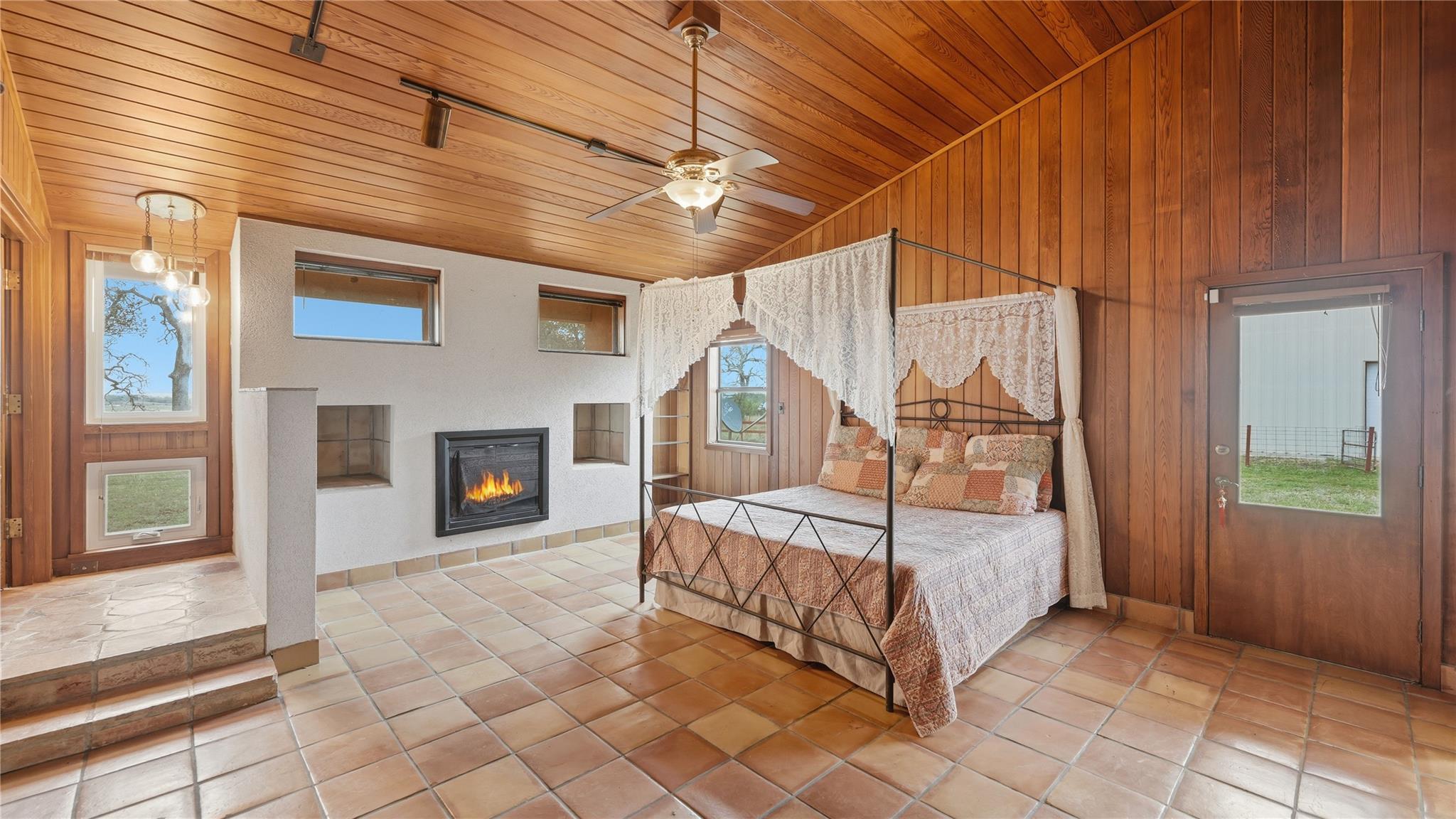 1211 Leissner School RD