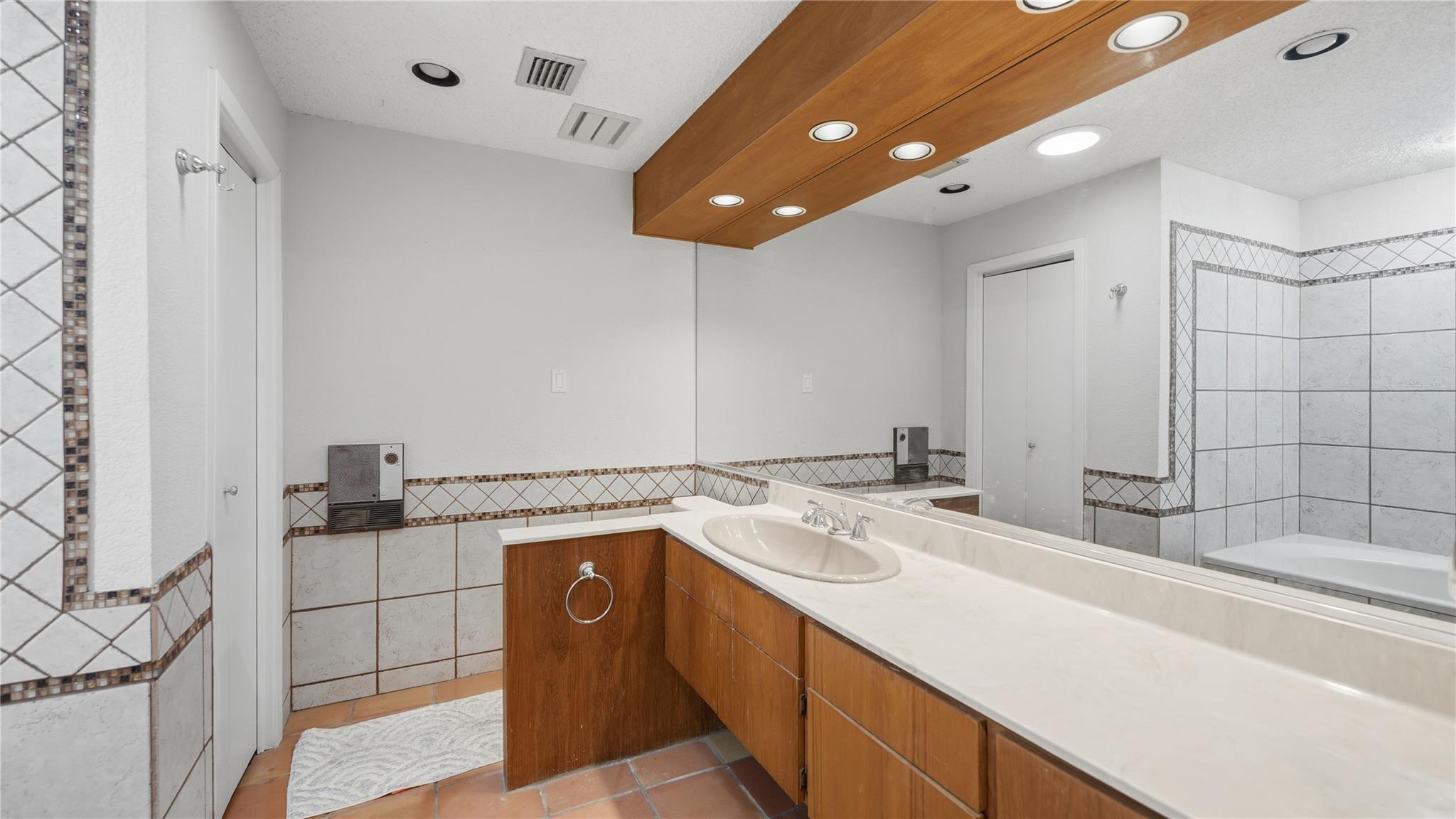 1211 Leissner School RD