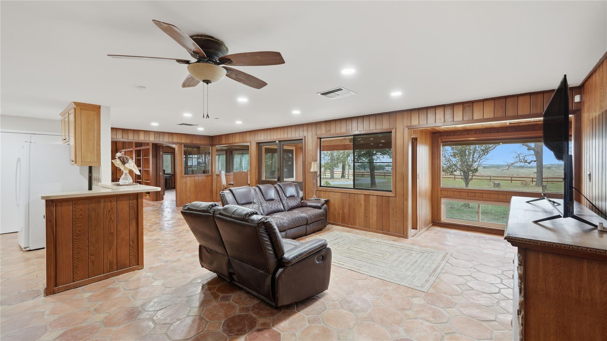 1211 Leissner School RD