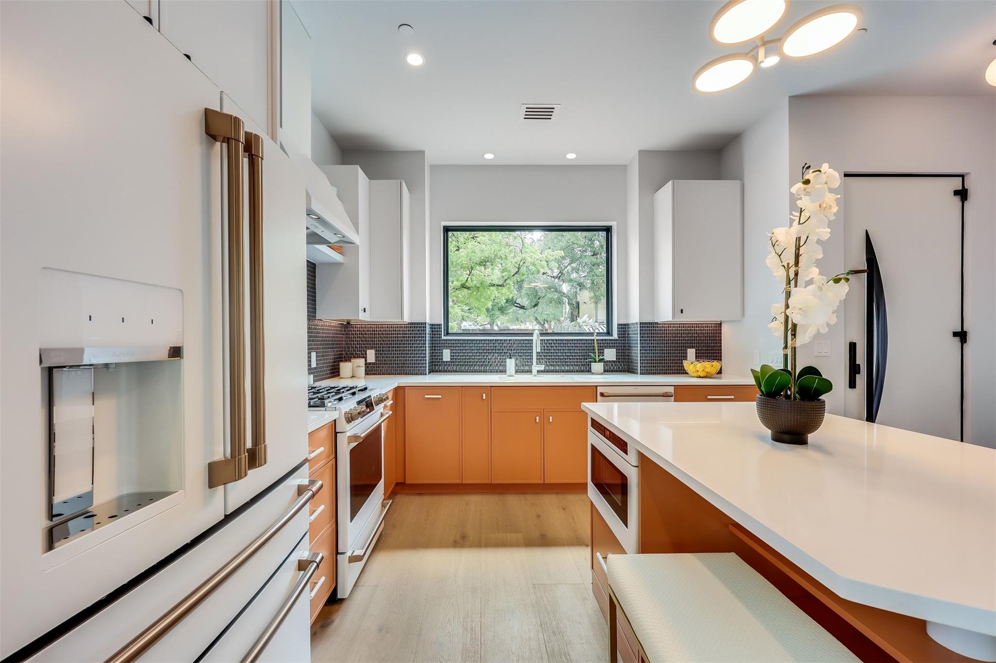 107 W Johanna ST # C