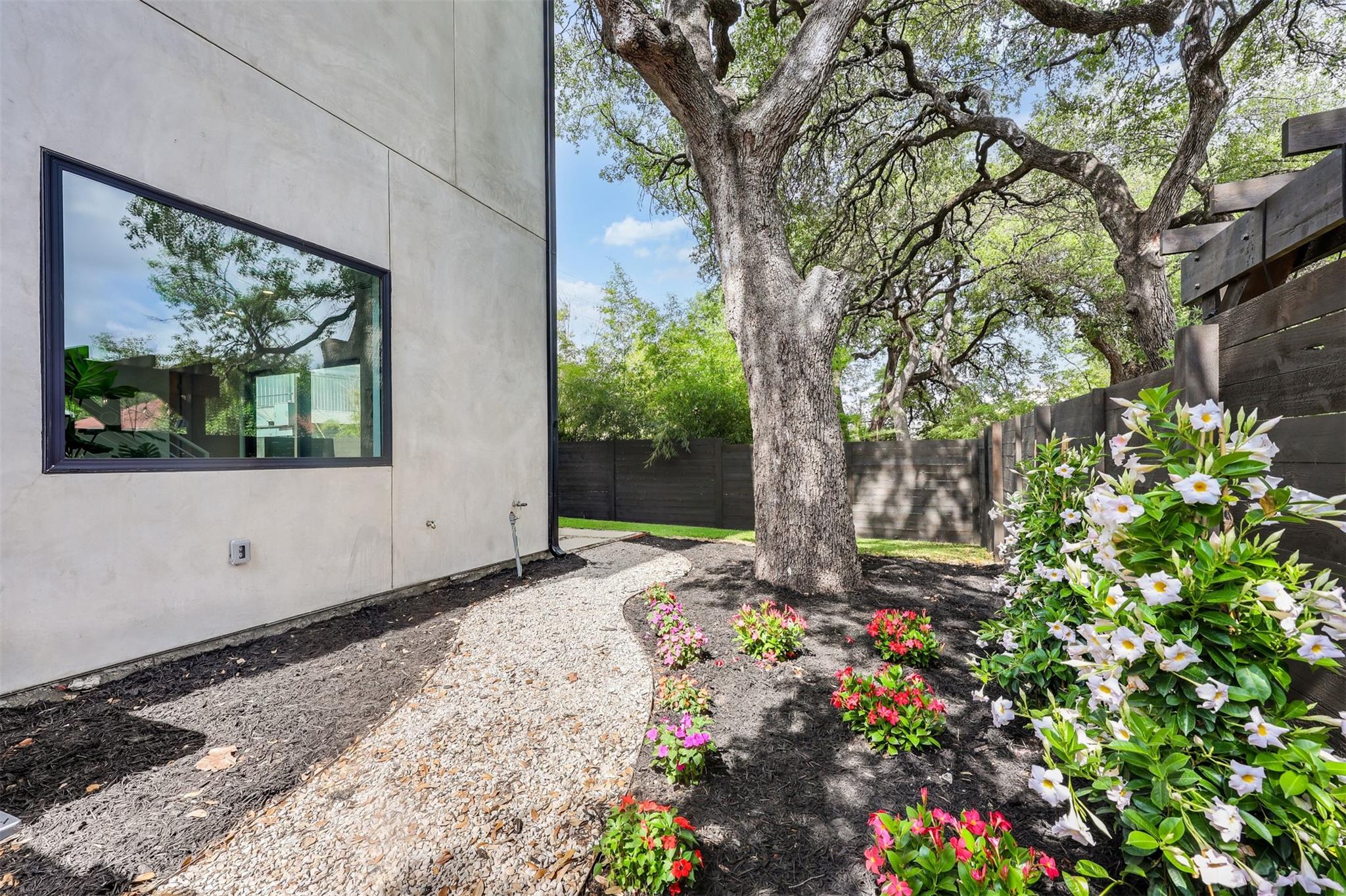 107 W Johanna ST # C
