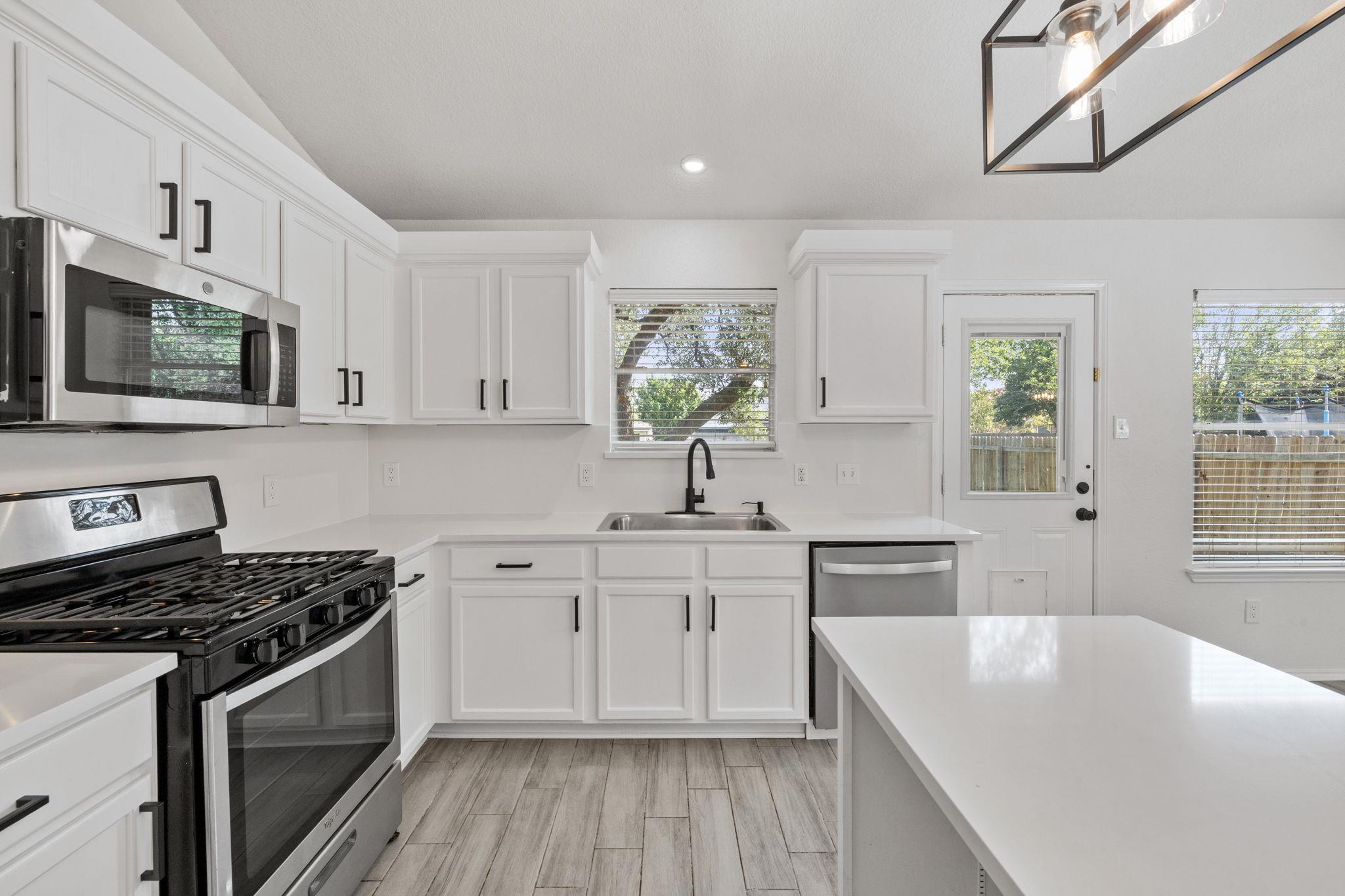4009 Mayfield Cave TRL