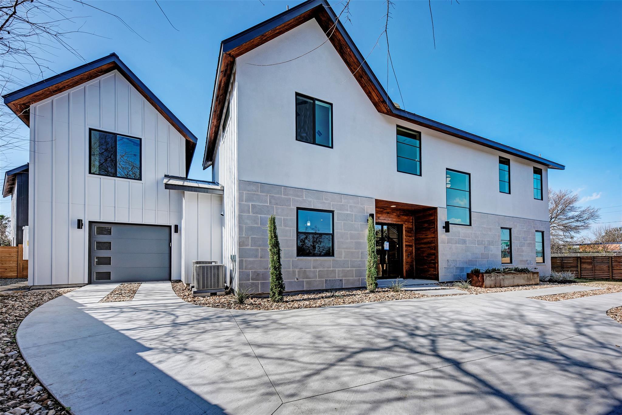 14432 Tuscola CIR