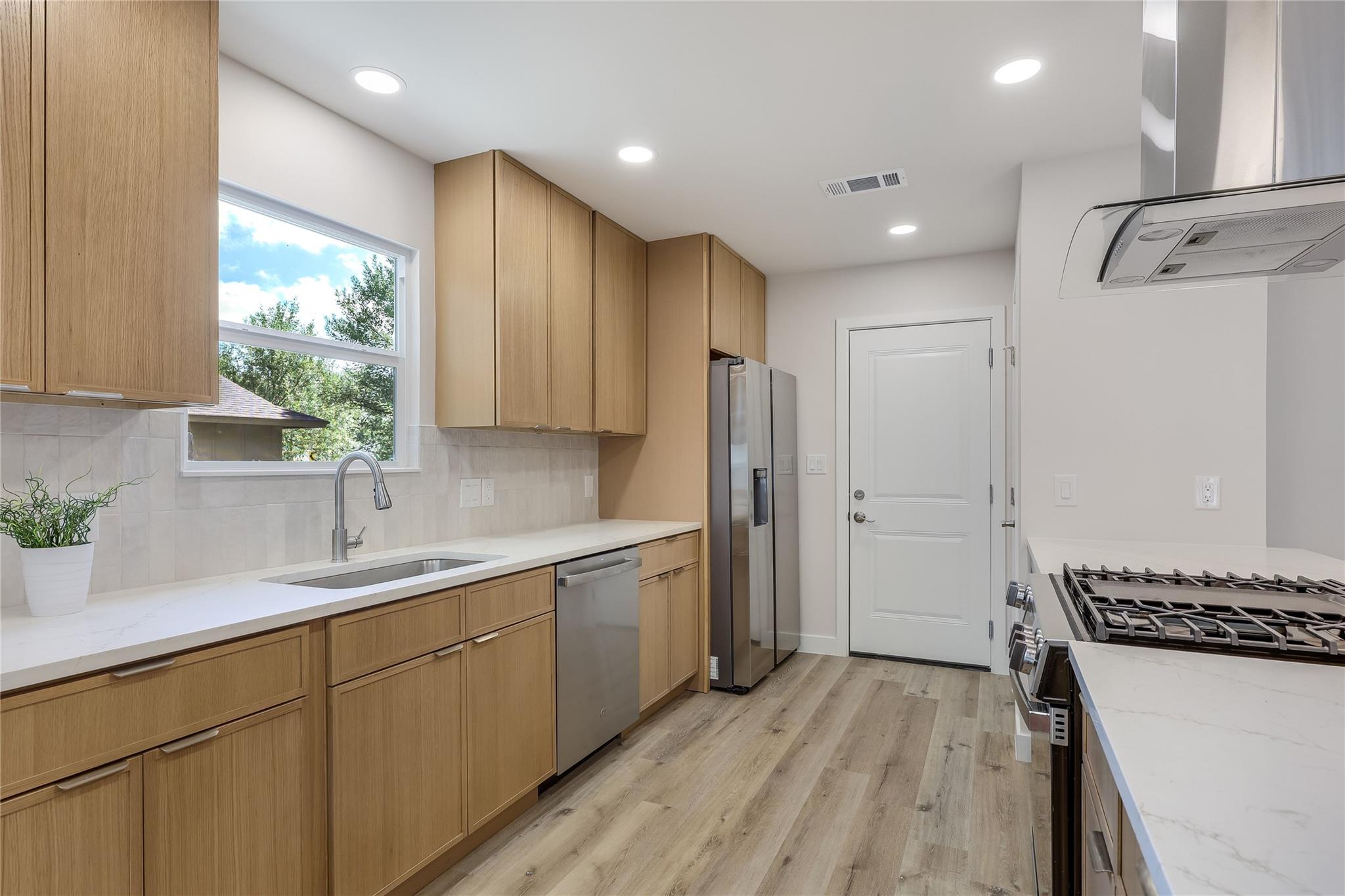 2333 Aldford DR