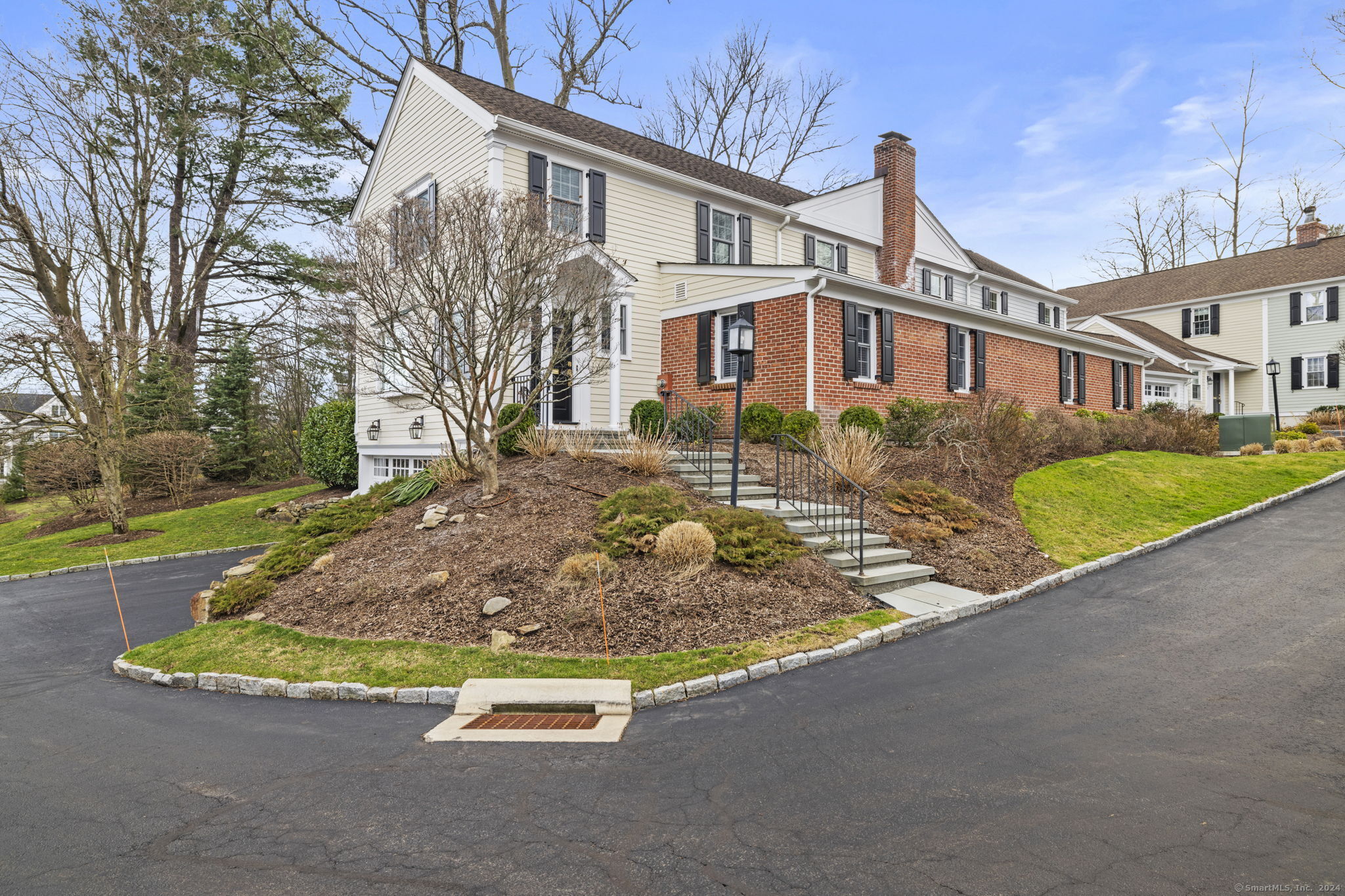 123 Richmond Hill Road 1