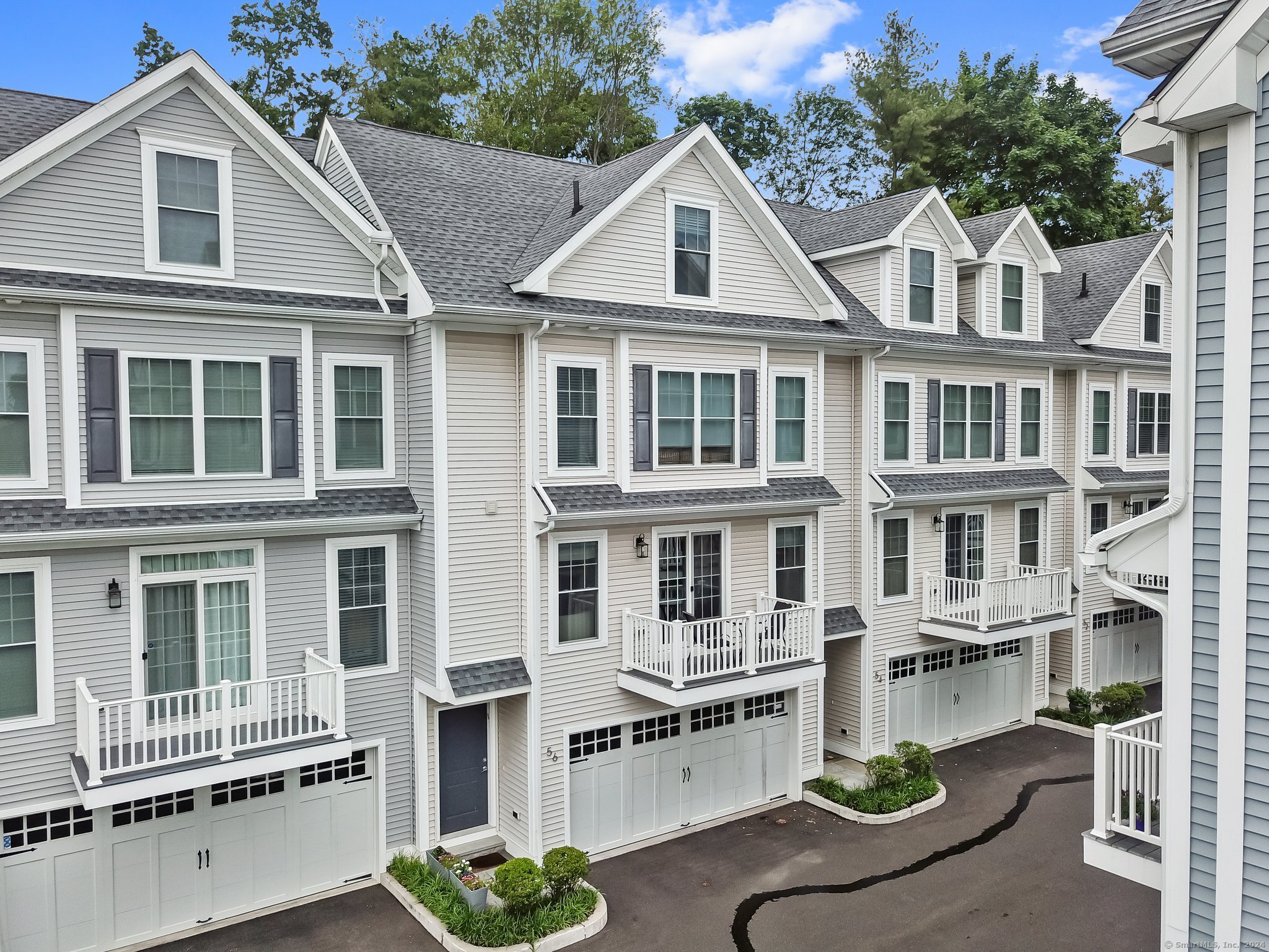 115 Colonial Road 56